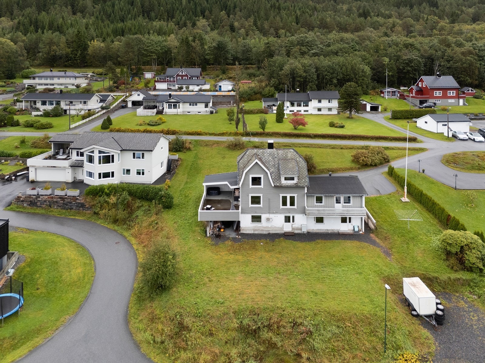 Tomten er på 1 523 kvm Galleribilde