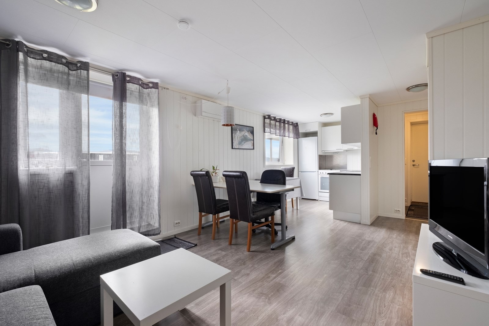 Åpen løsning mellom kjøkken og stue Galleribilde