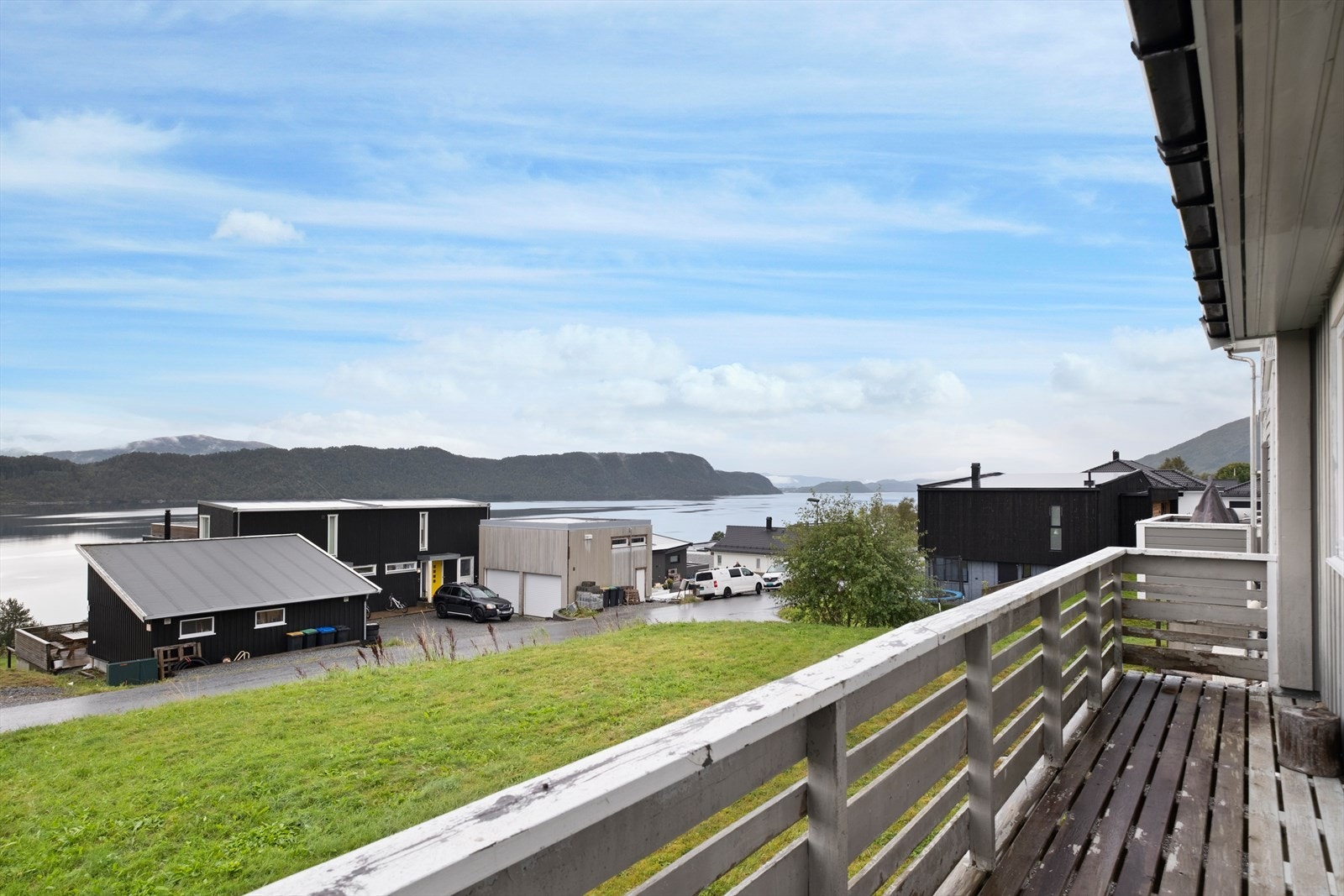 Verandaen er på ca 7 kvm og meget flott utsikt Galleribilde