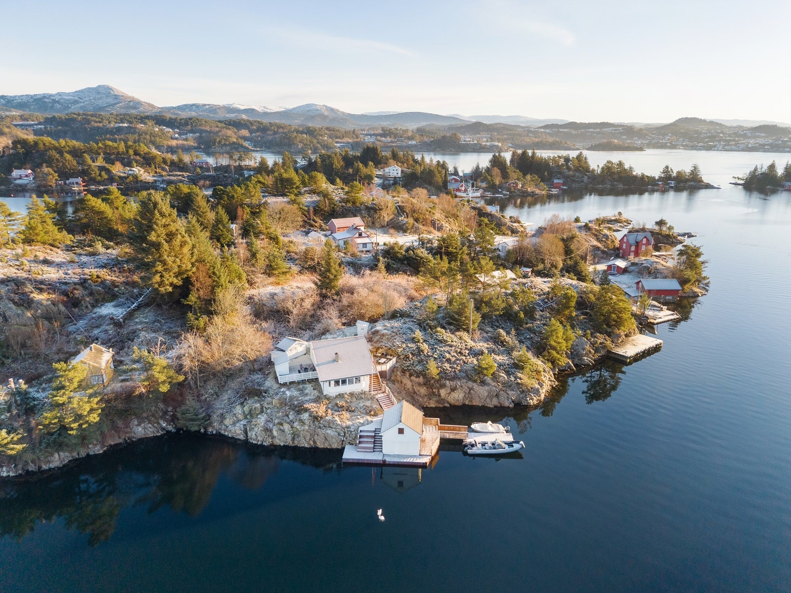 Dronefoto over eiendommen Galleribilde