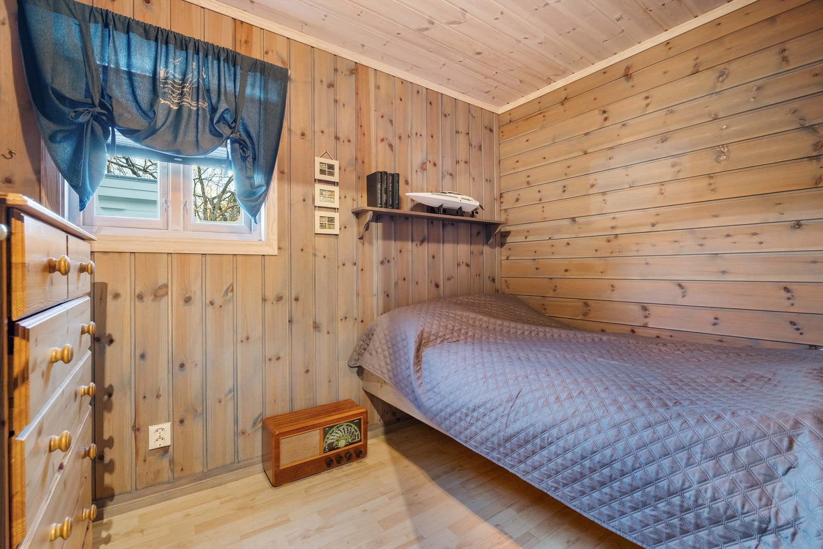 Soverom på ca. 5,5 kvm. med 1 sengeplass Galleribilde