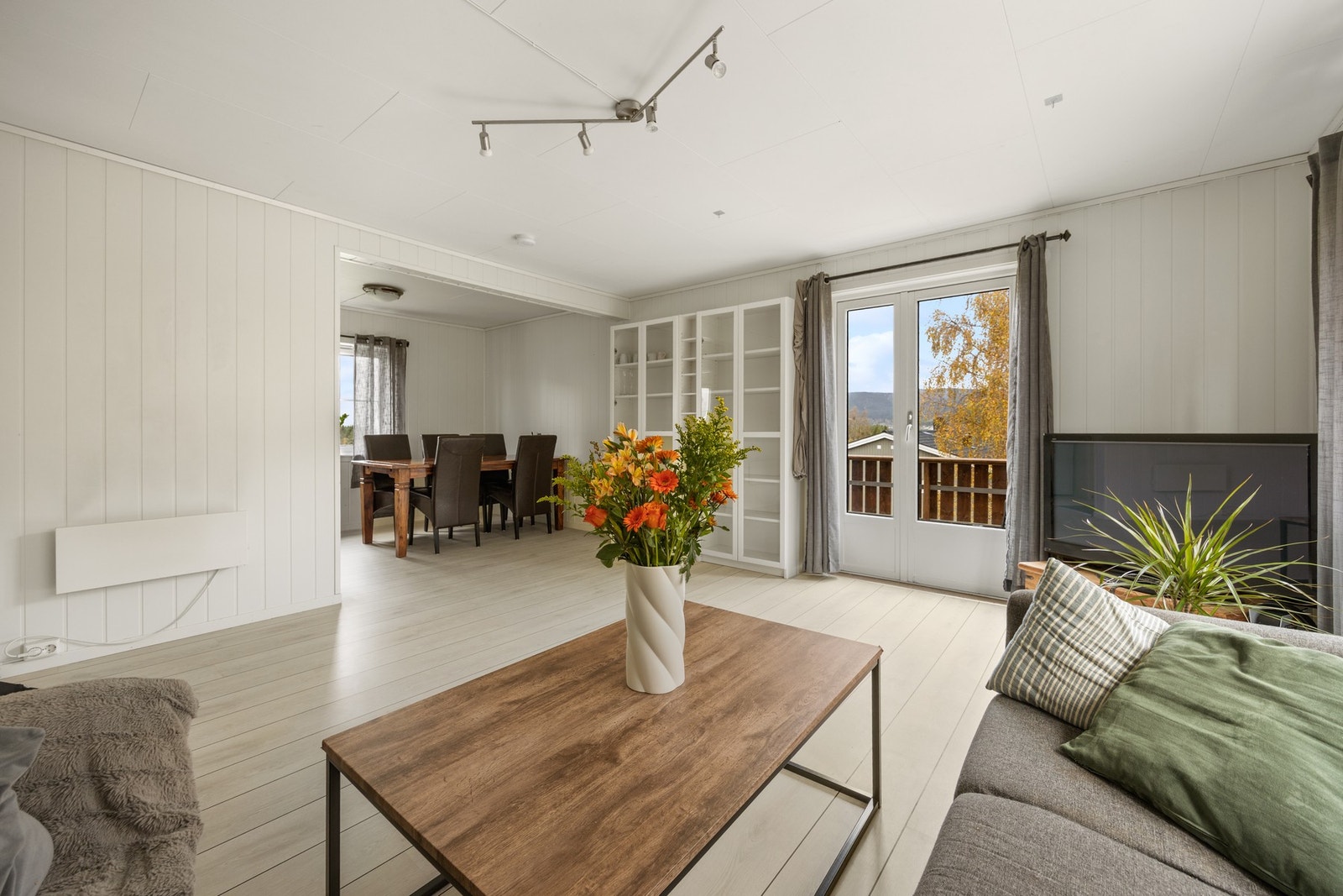 Det er oppvarming fra vedfyring og elektrisitet Galleribilde