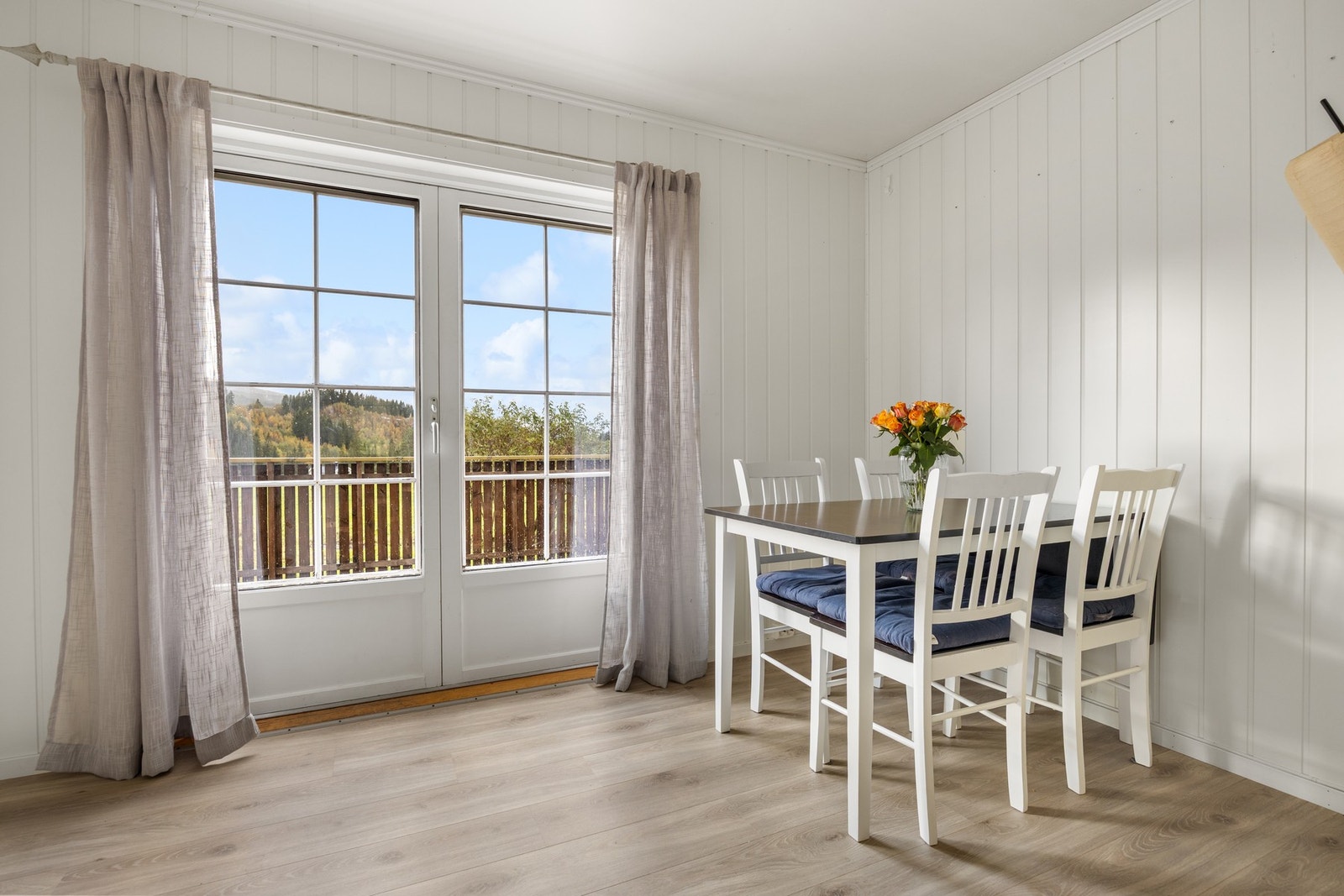 Spisestue - ca 8 kvm. Galleribilde