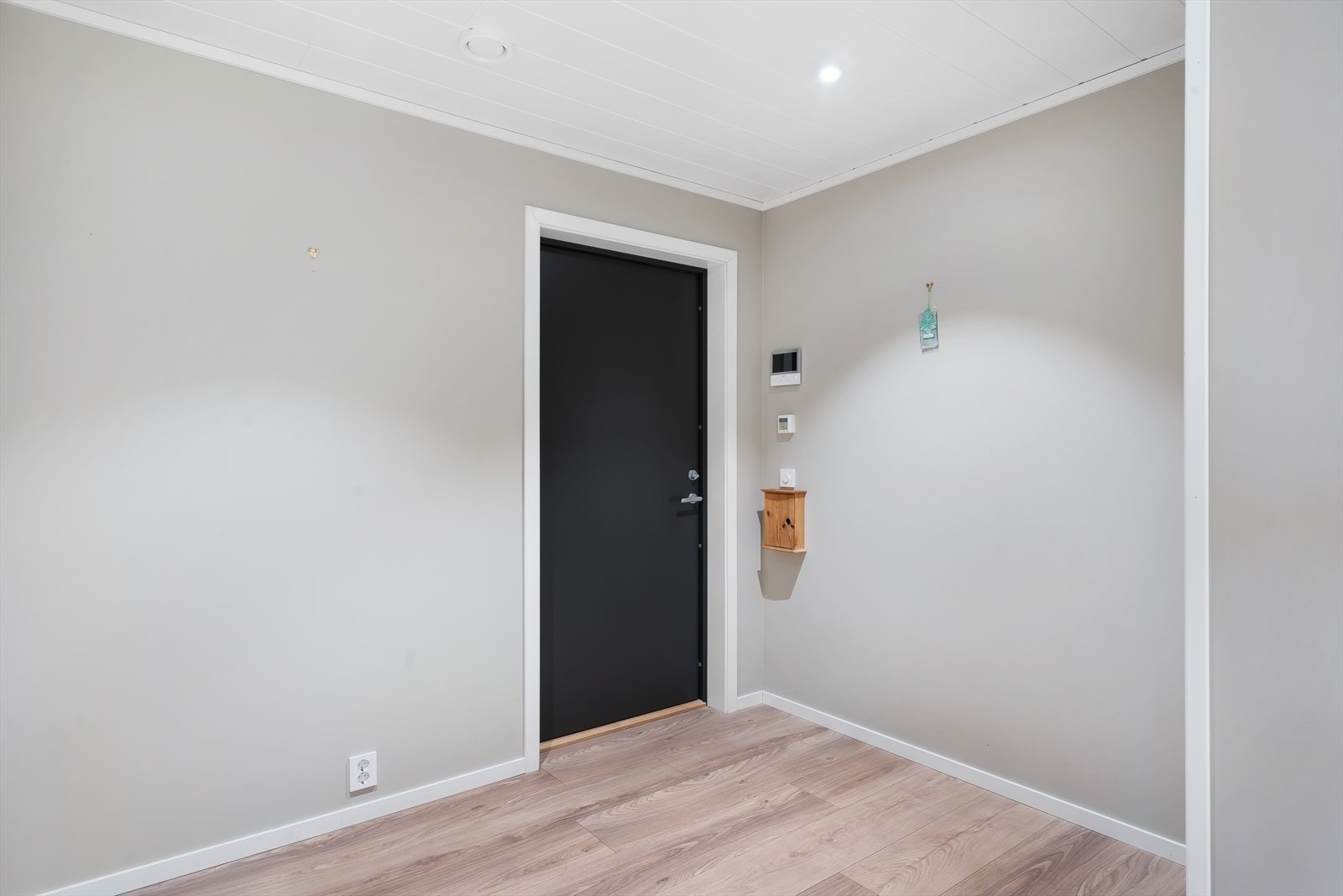 Bygget har porttelefon og døråpning for enkel adgang og sikkerhet. Galleribilde