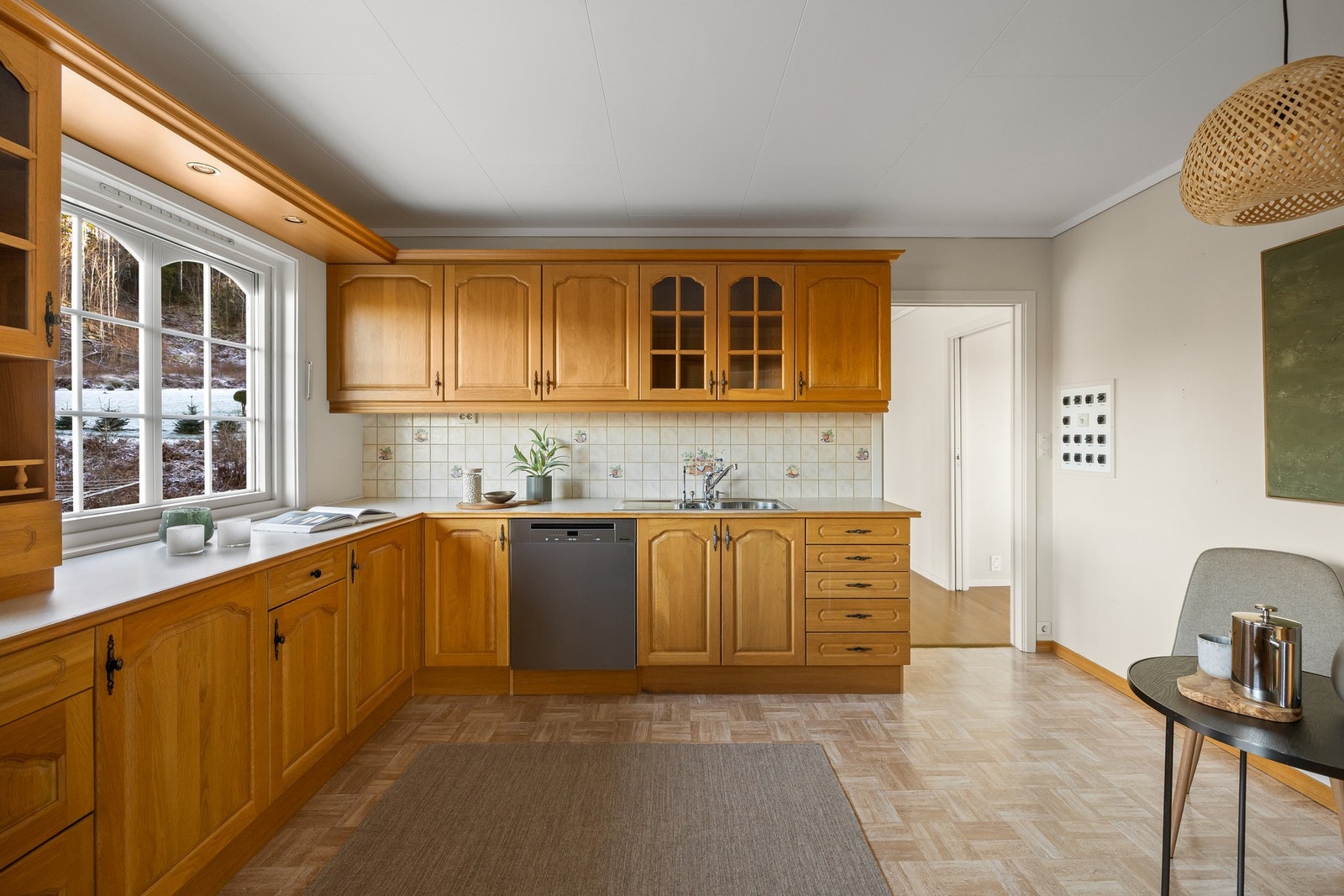 Det er også god plass til spisemøblement på kjøkkenet Galleribilde