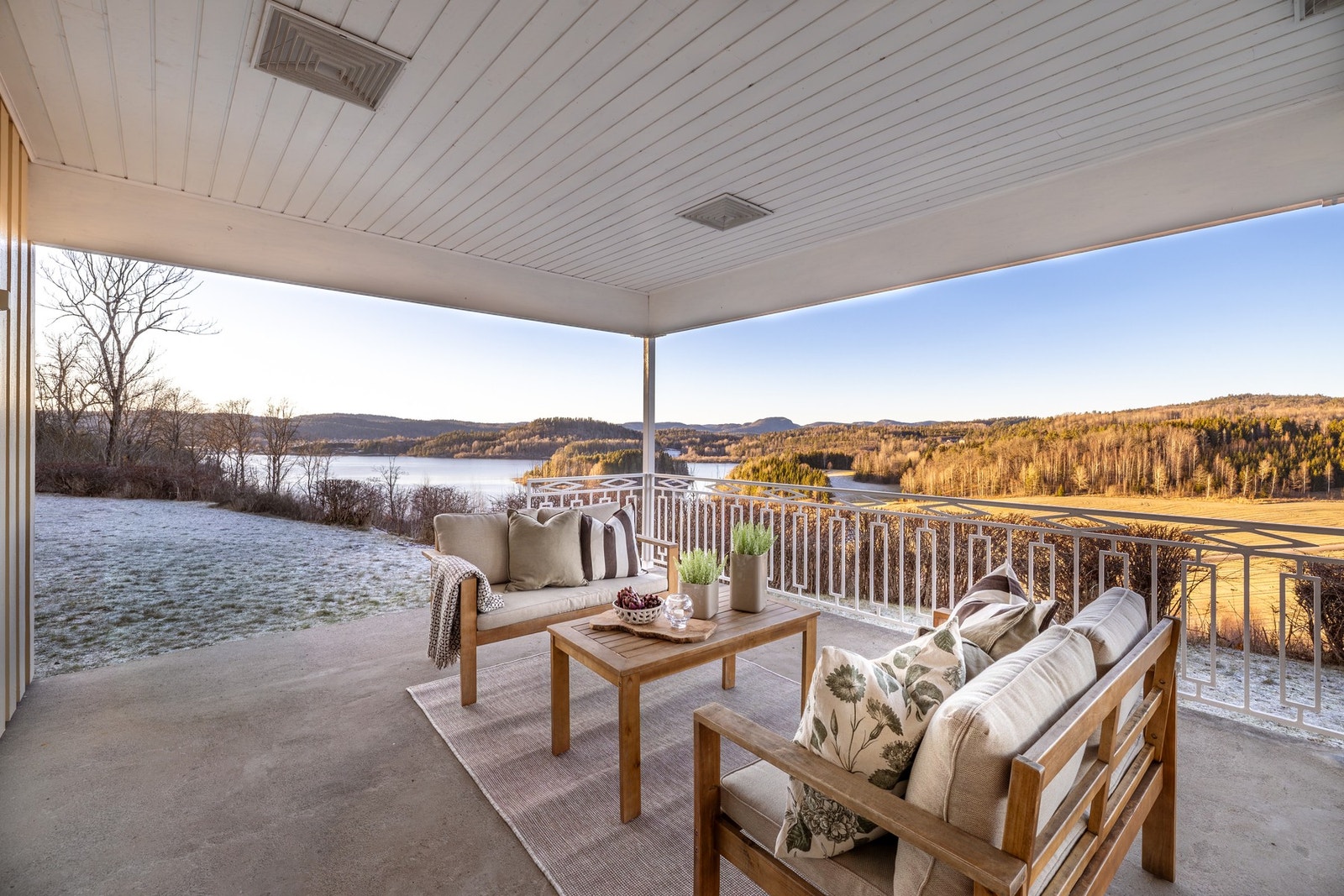 Her kan du nyte sommerdager i fredfulle og naturskjønne omgivelser Galleribilde