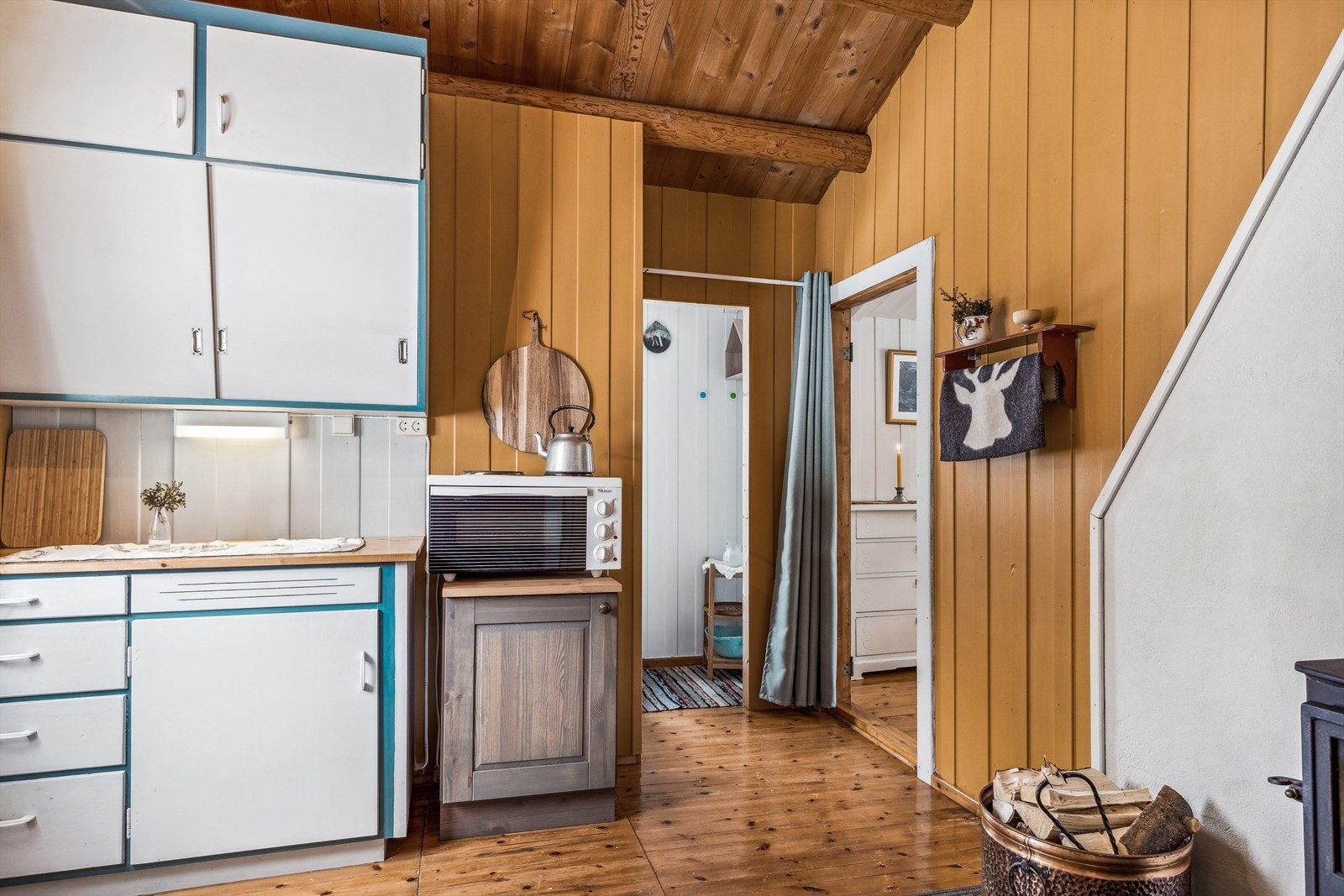 Fra kjøkkenet er det også tilgang til en liten matkjeller. Galleribilde