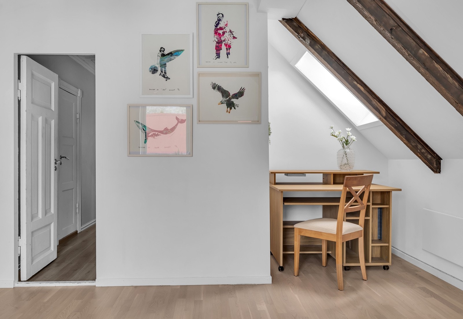 Loftstuen kan også benyttes som hjemmekontor Galleribilde