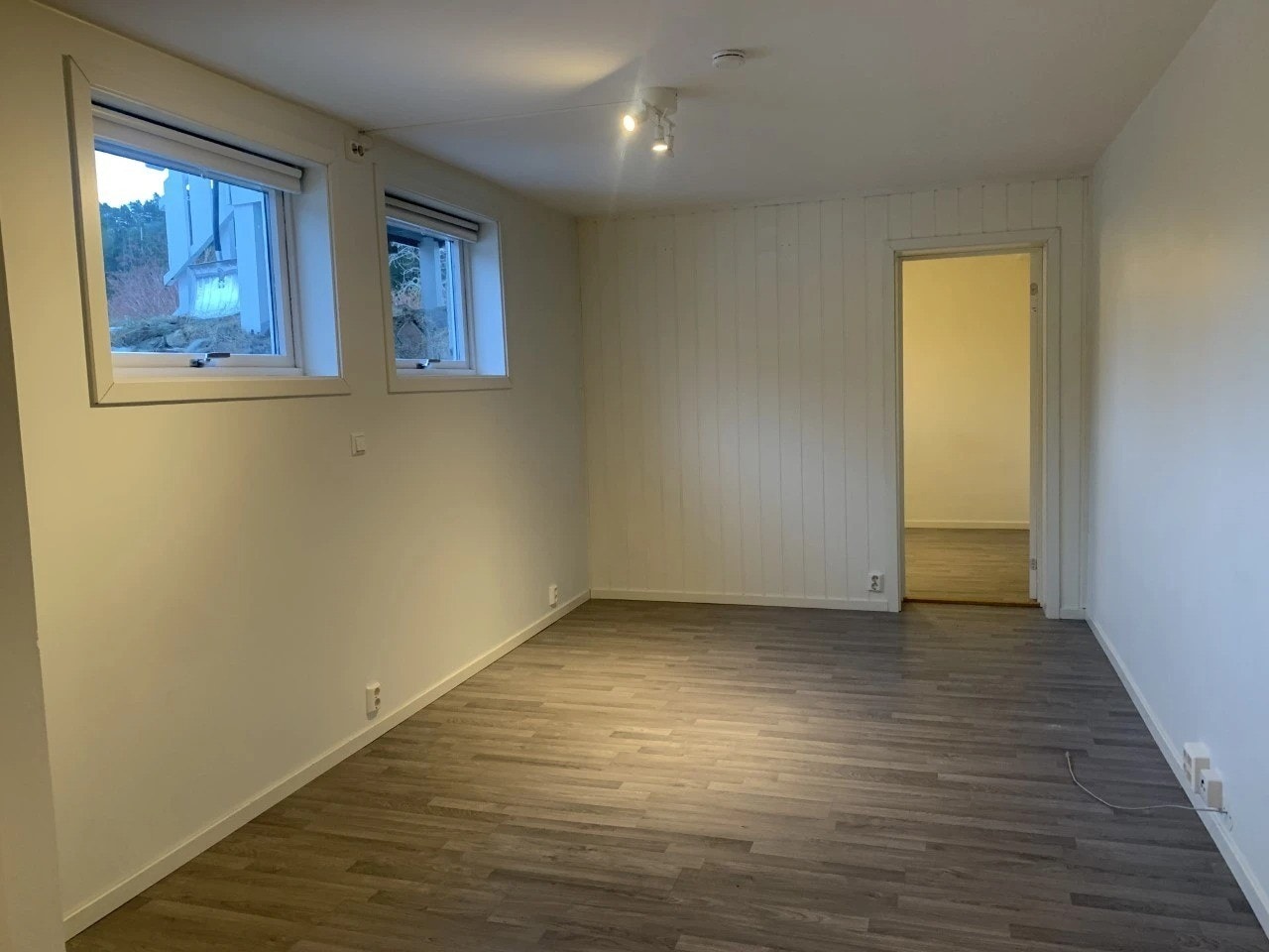 Sokkelleiligheten er i dag utleid til 9 000,- pr mnd. Galleribilde