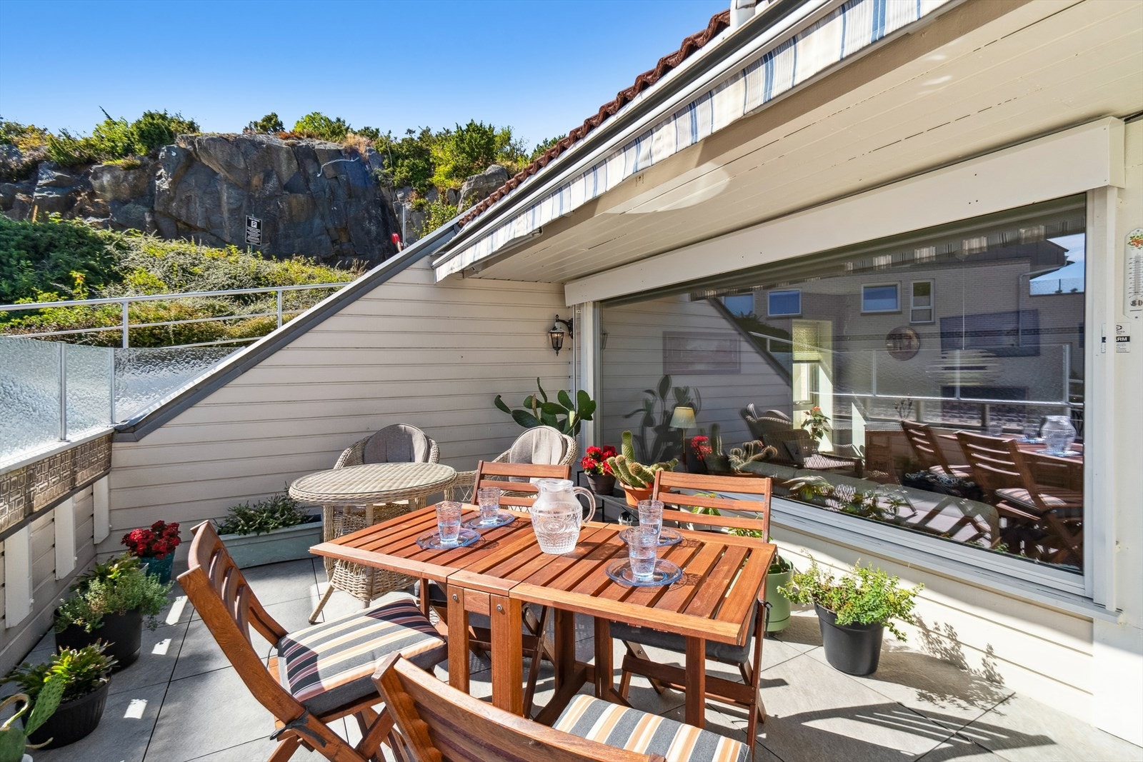 God plass til hagemøbler. Galleribilde