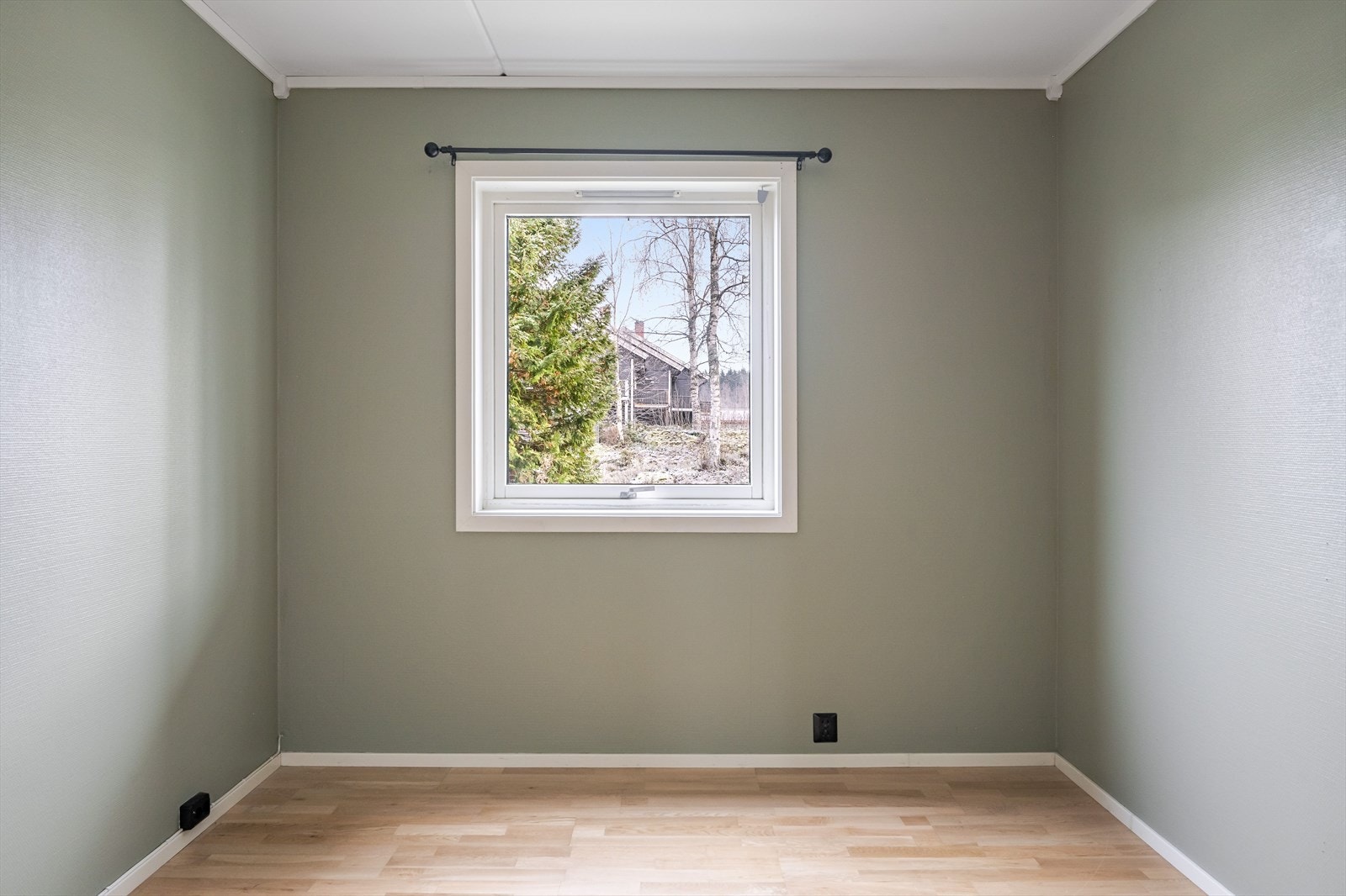 Leilighetens andre soverom er av noe mindre størrelse og passer fint som blant annet barnerom eller kontor. Galleribilde