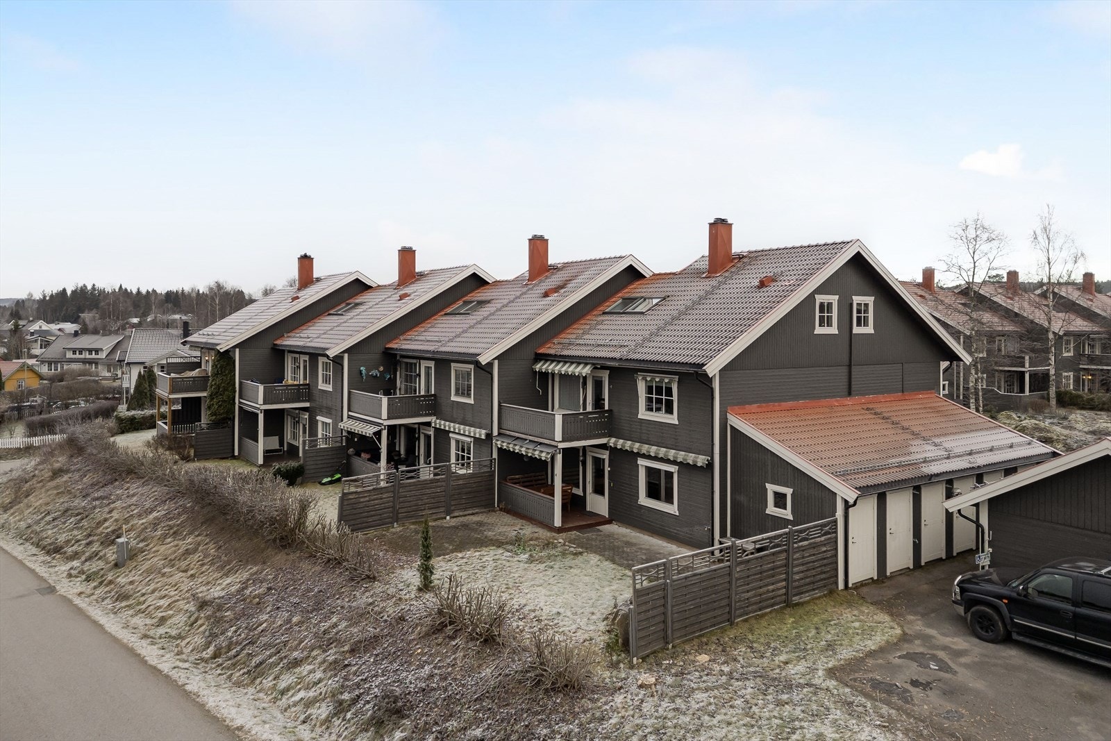 Fellesutgiftene er planlagt økt med ca. 200-300,- per måned grunnet behov for utvendig vedlikehold av bygningsmassen. Galleribilde