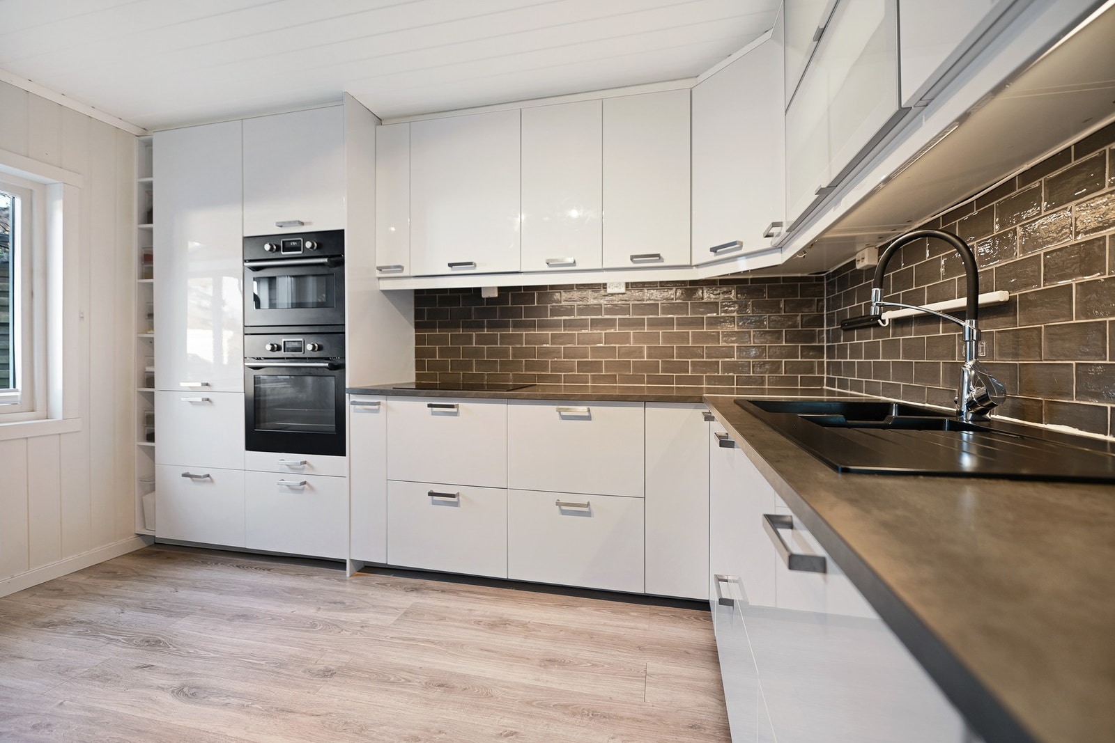 Kjøkkeninnredning er fra 2018. Galleribilde