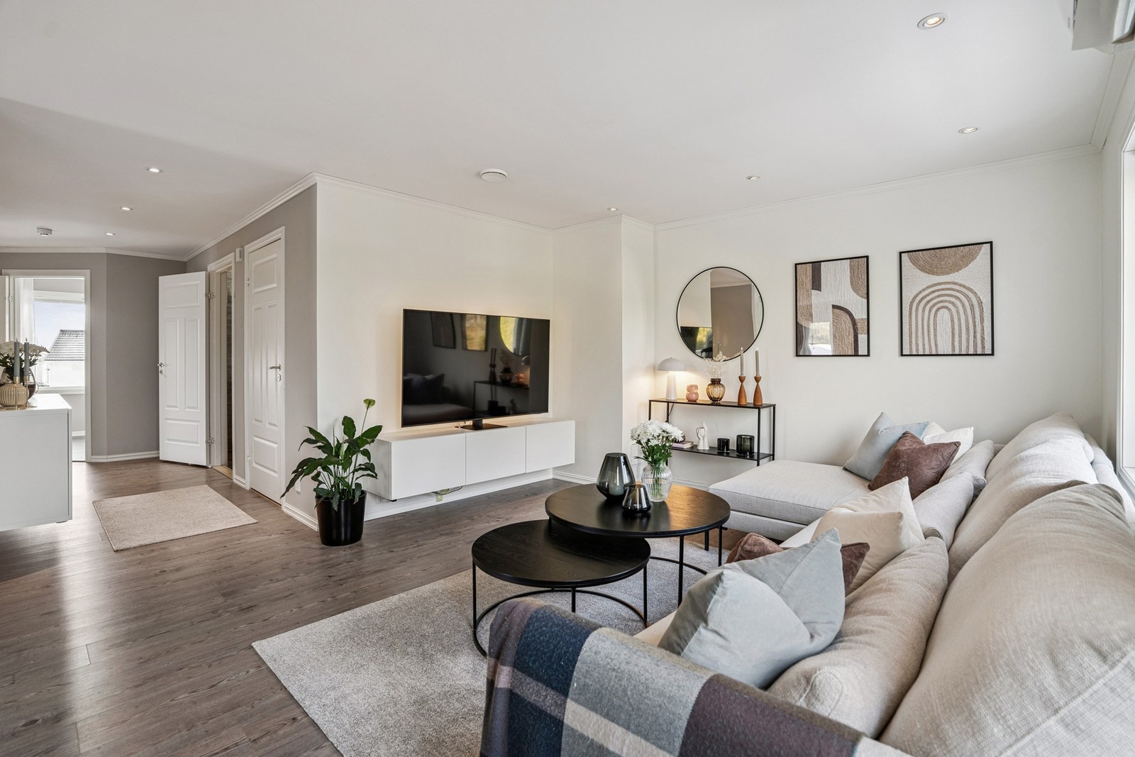 Bygget har pipe så det er muligheter for å sette inn vedovn Galleribilde