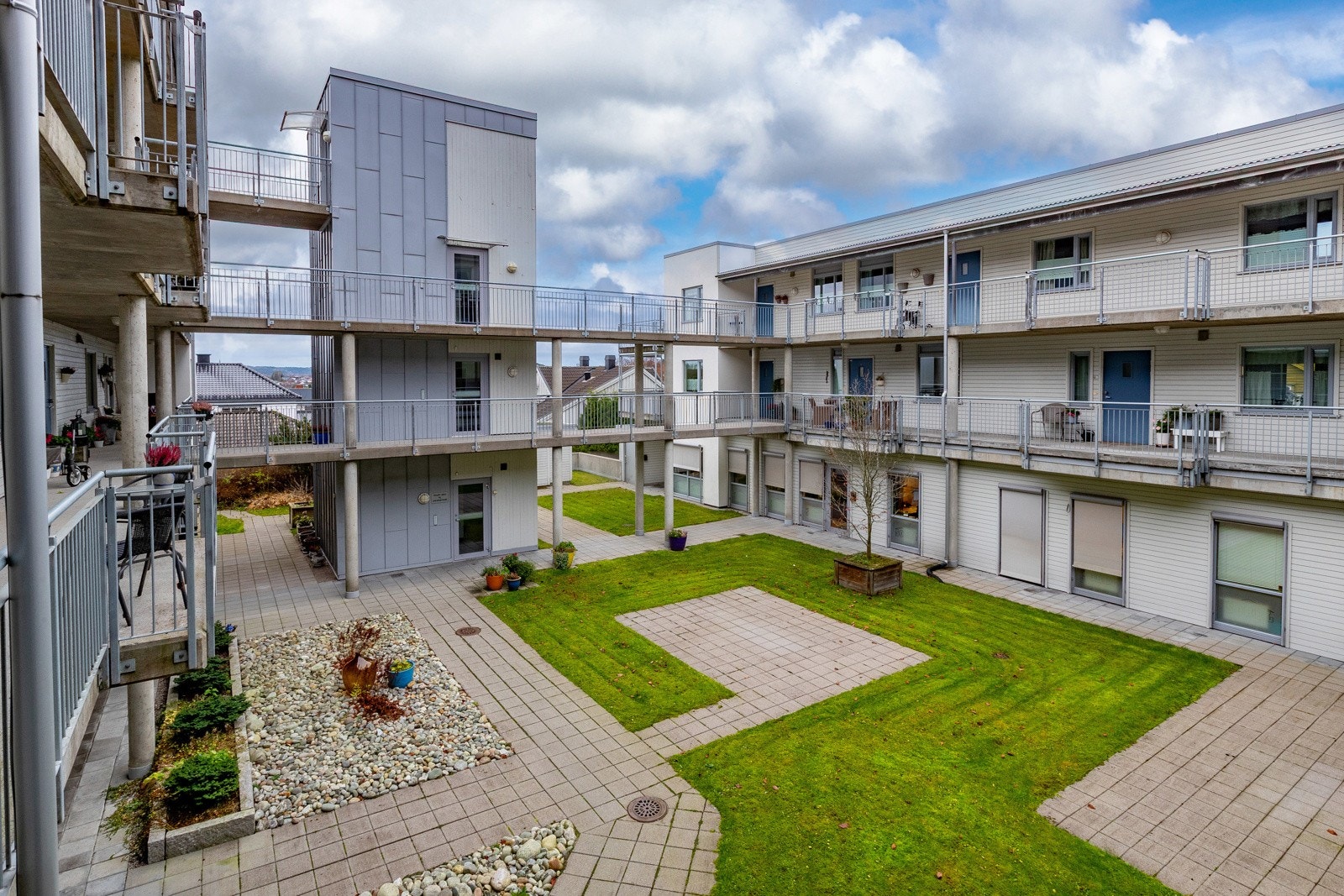 St. Mariegate Borettslag har et flott privat atrium mellom boligmassen. Galleribilde