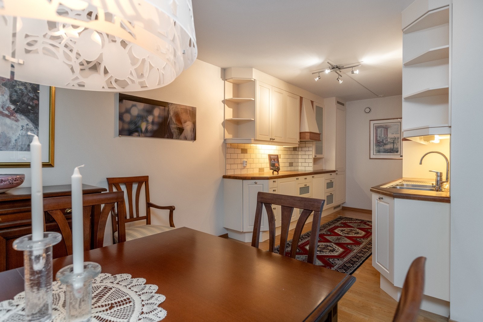 Åpent ut mot kjøkken Galleribilde