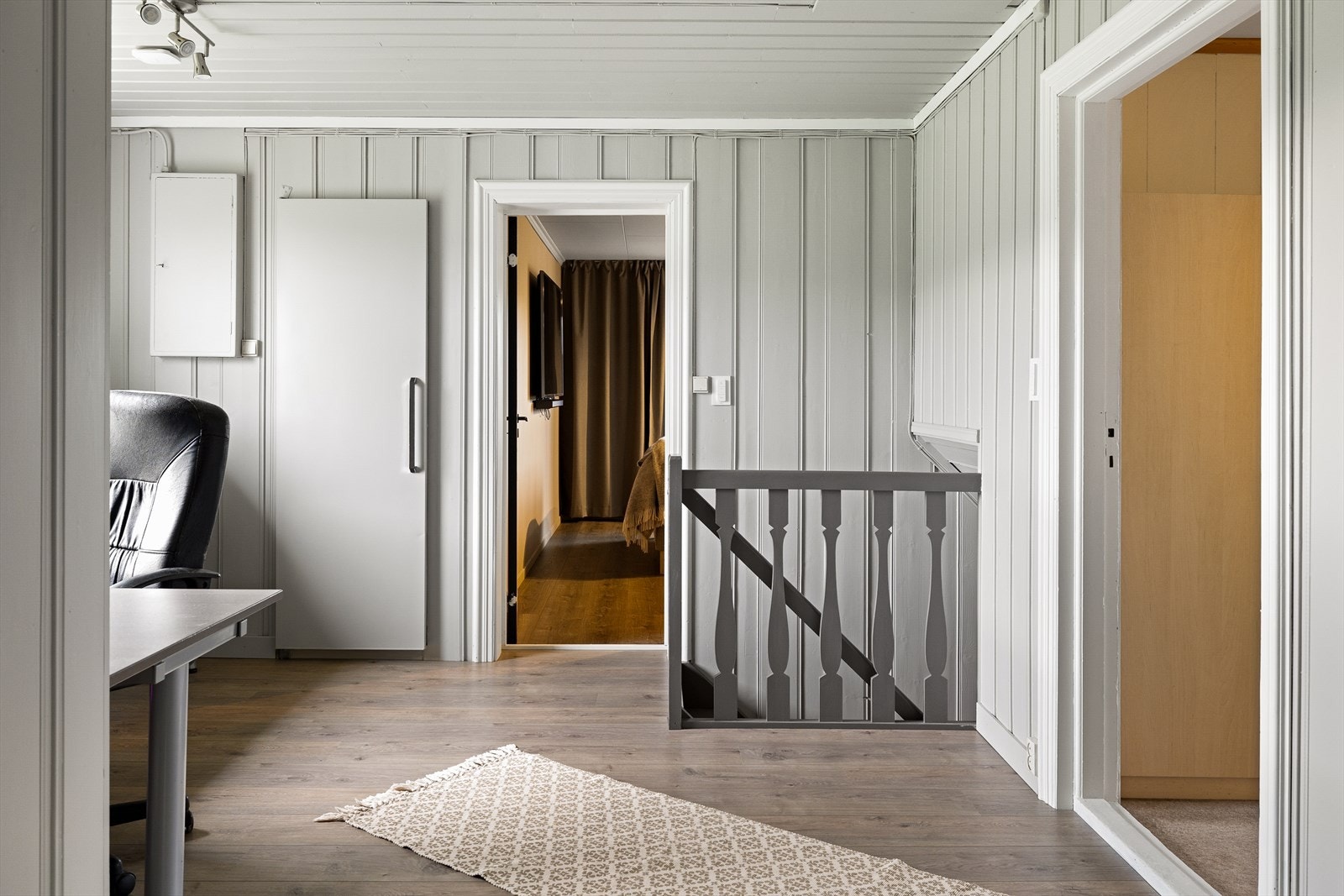 Gangen i 2. etasje, i denne etasjen finner man boligens soverom 3 Galleribilde