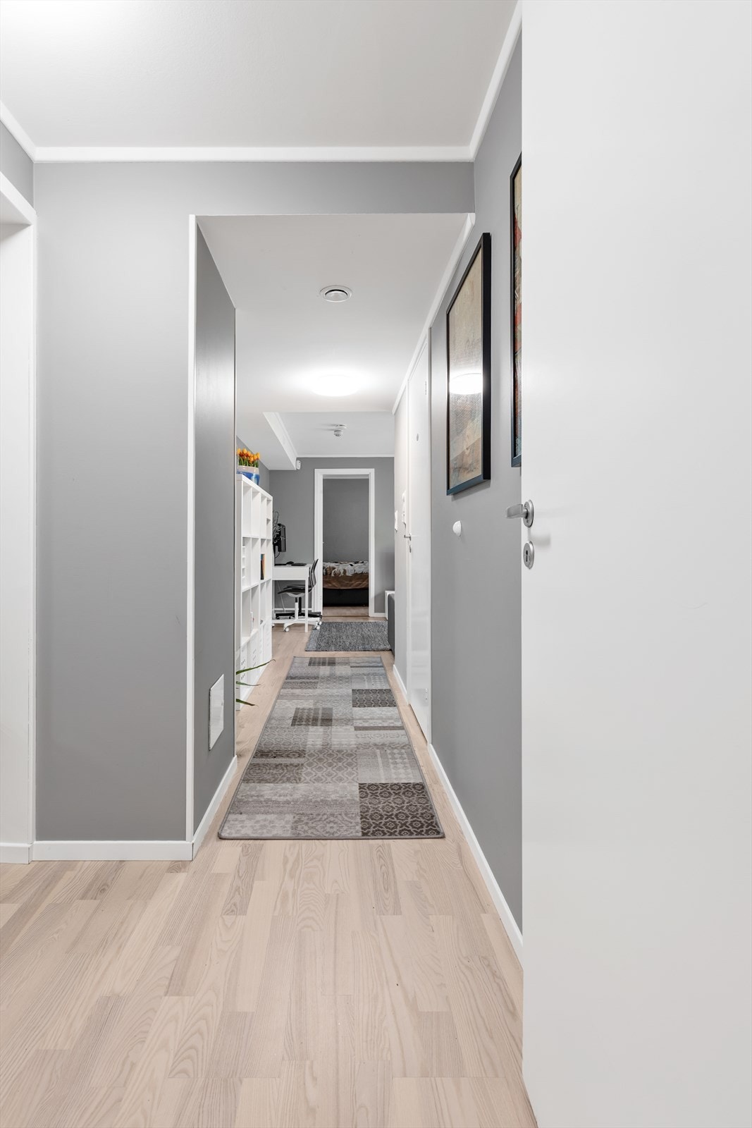 Fra gangen er det adkomst til alle etasjens rom. Galleribilde