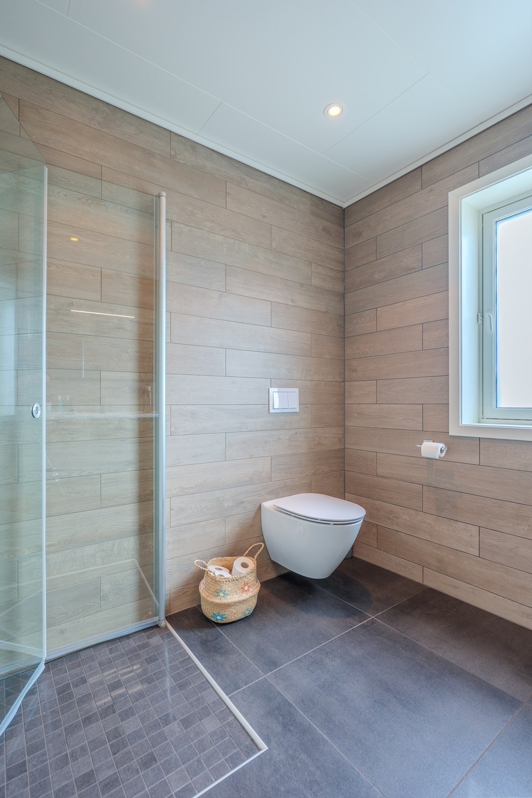 Bad nr 2 - helfliset Galleribilde