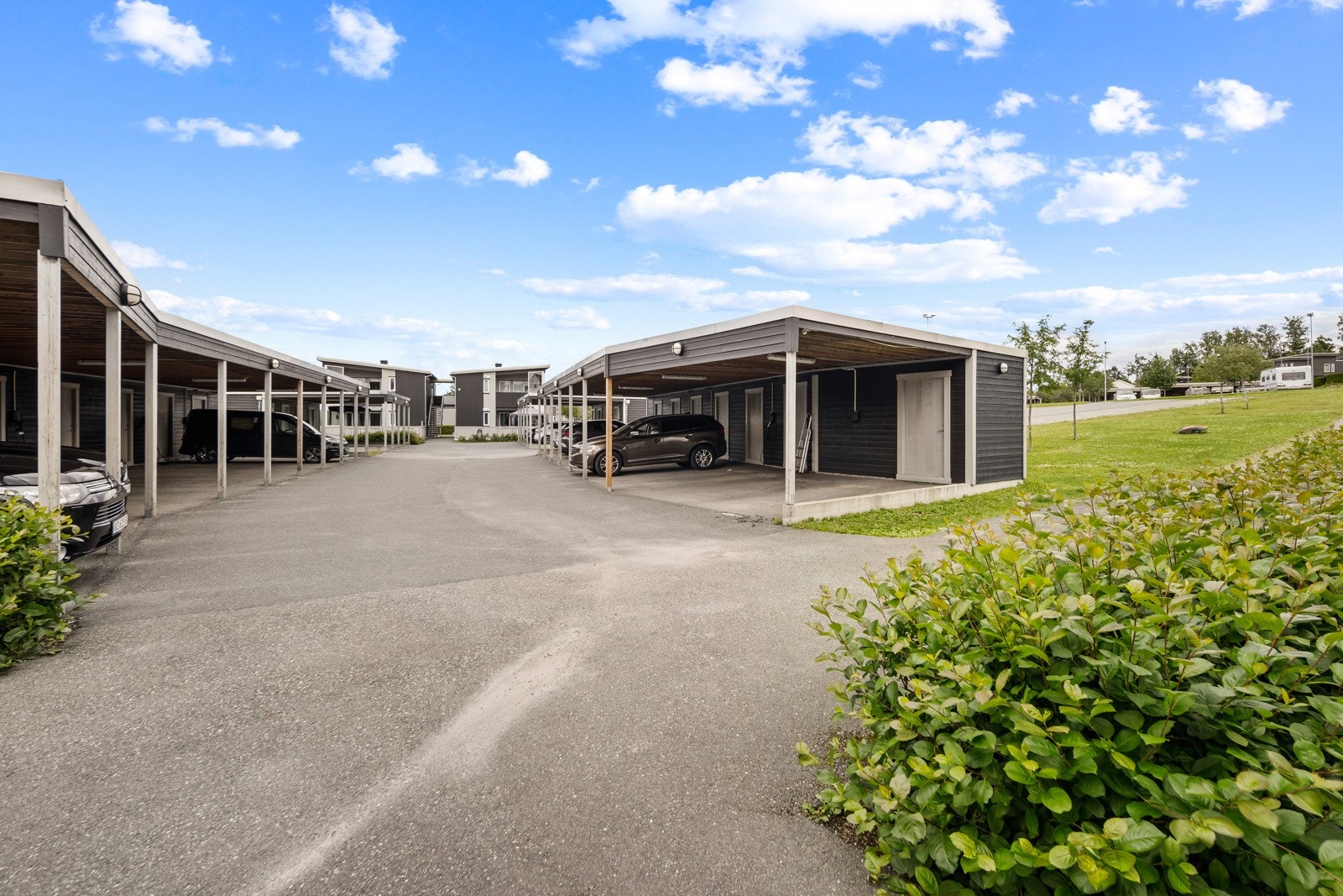 Parkering i carport Galleribilde