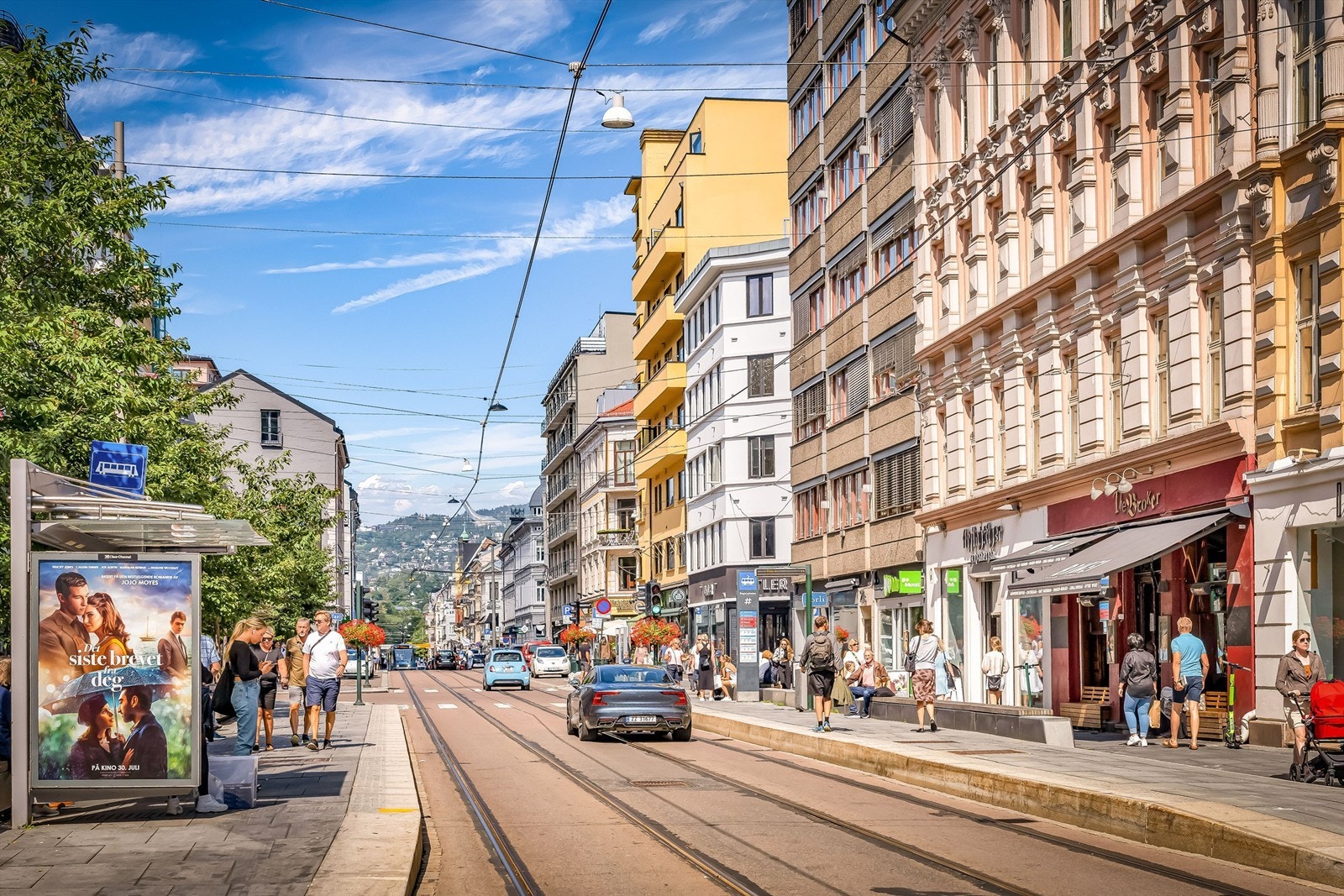 Bogstadveien, byens fineste handlegate, ligger bare noen meter unna. Her finner du et bredt shoppingtilbud og noe for enhver anledning. Galleribilde