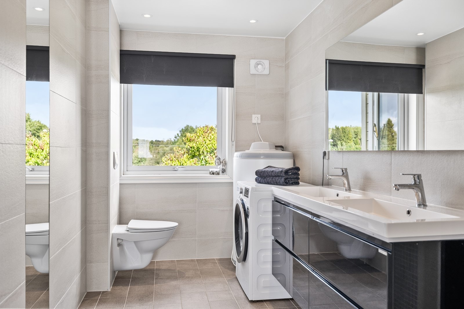 Badet i 1. etg. ble renovert av fagfolk i 2019/20. Galleribilde