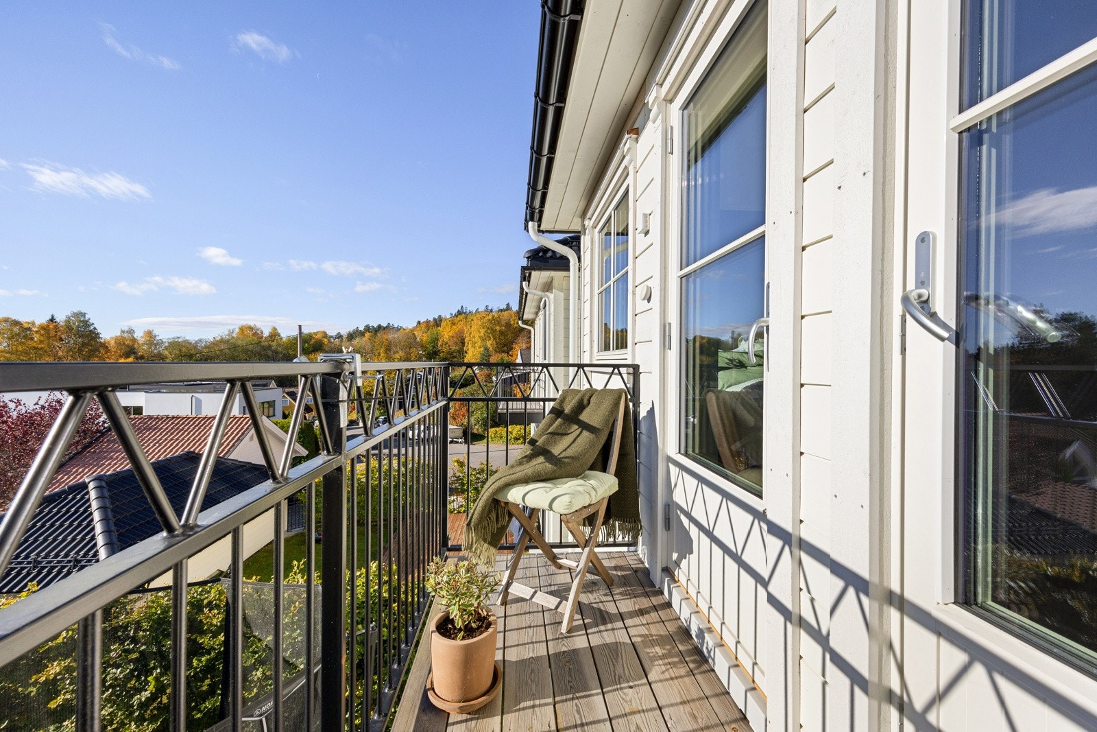 To av soverommene har utgang til en koselig balkong med plass til kafésett. Galleribilde