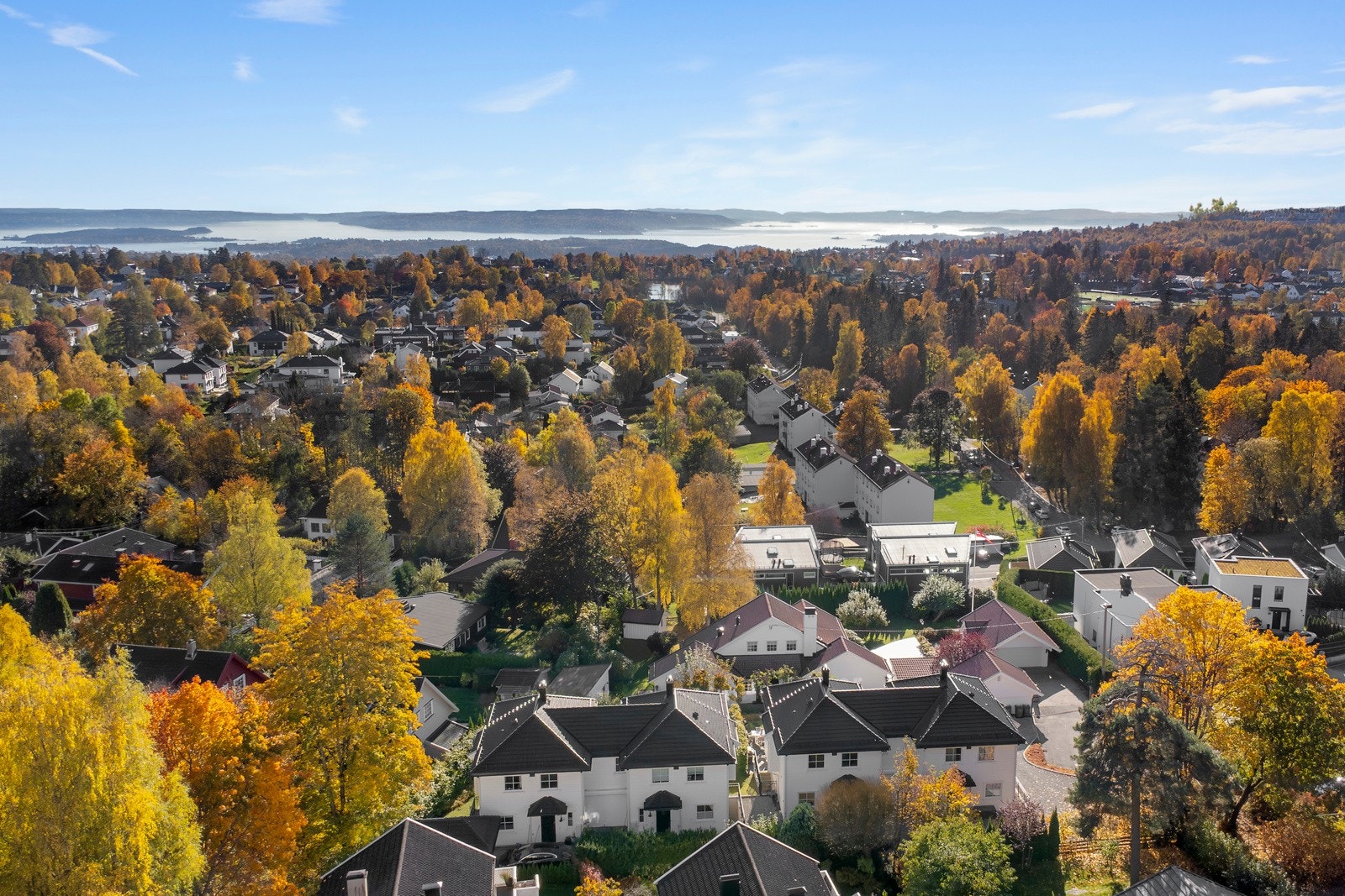 Her bor man skjermet og tilbaketrukket, samtidig som det er kort vei til alle fasiliteter og servicetilbud. Galleribilde