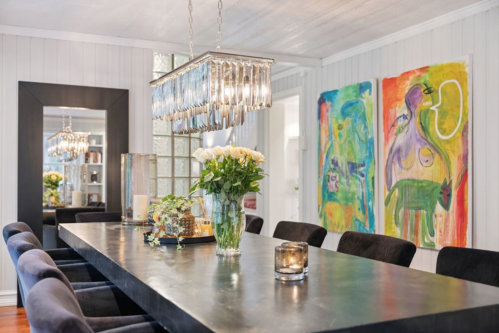 Moderne og stilfull spisestue. Galleribilde