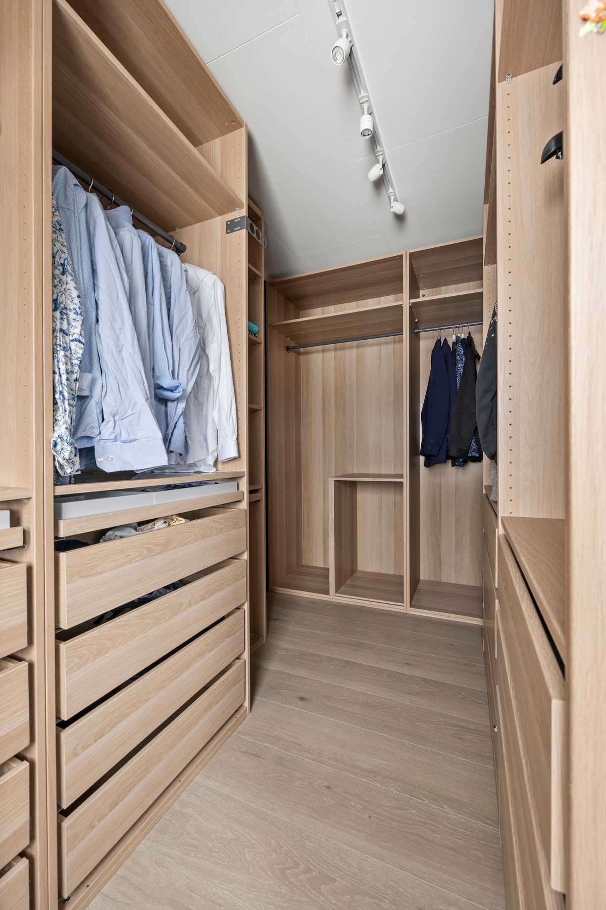 Omkledningsrom - ca 7 kvm. Galleribilde