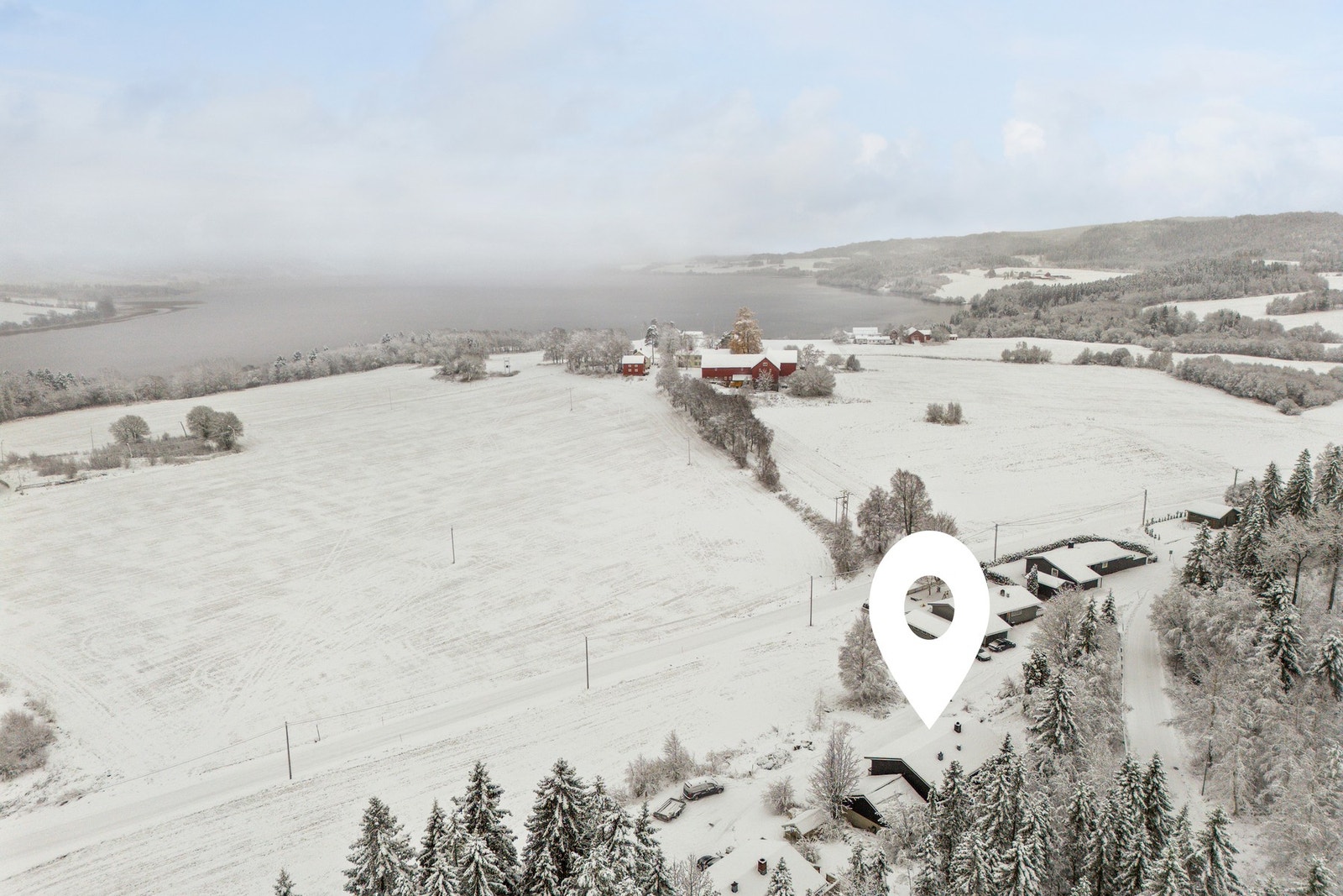 Umiddelbar nærhet til utmark, flotte turområder og Leksdalsvatnet - et område kjent for gode bade- og fiskemuligheter Galleribilde