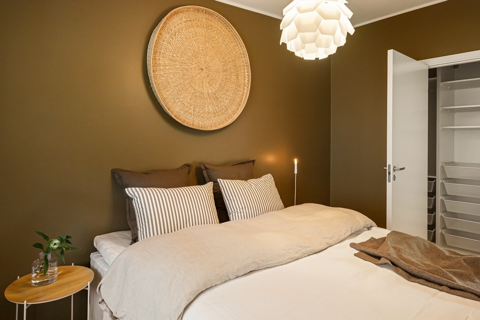 I rommet har man også egen "walk-in". Galleribilde