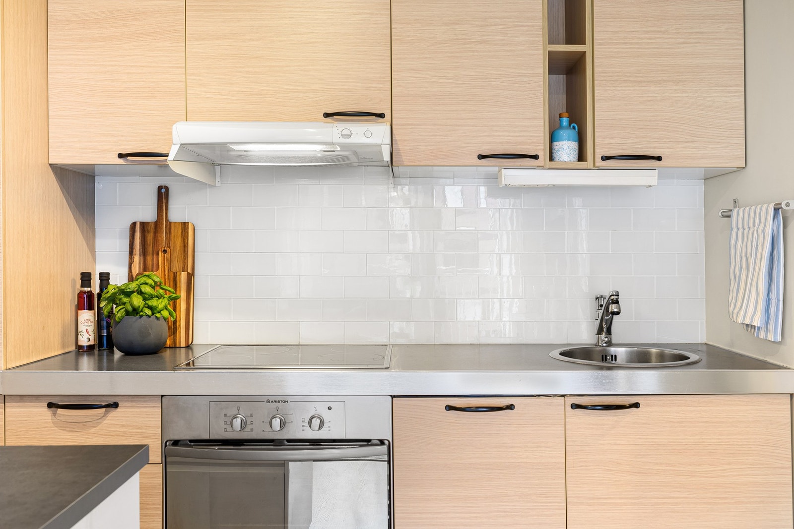 Kjøkkenet er i sin helhet tildelt TG 1 på alle punkter av byggesakkyndig. Både på kjøkkenet her i hoveddelen, men også i utleiedelen. Galleribilde