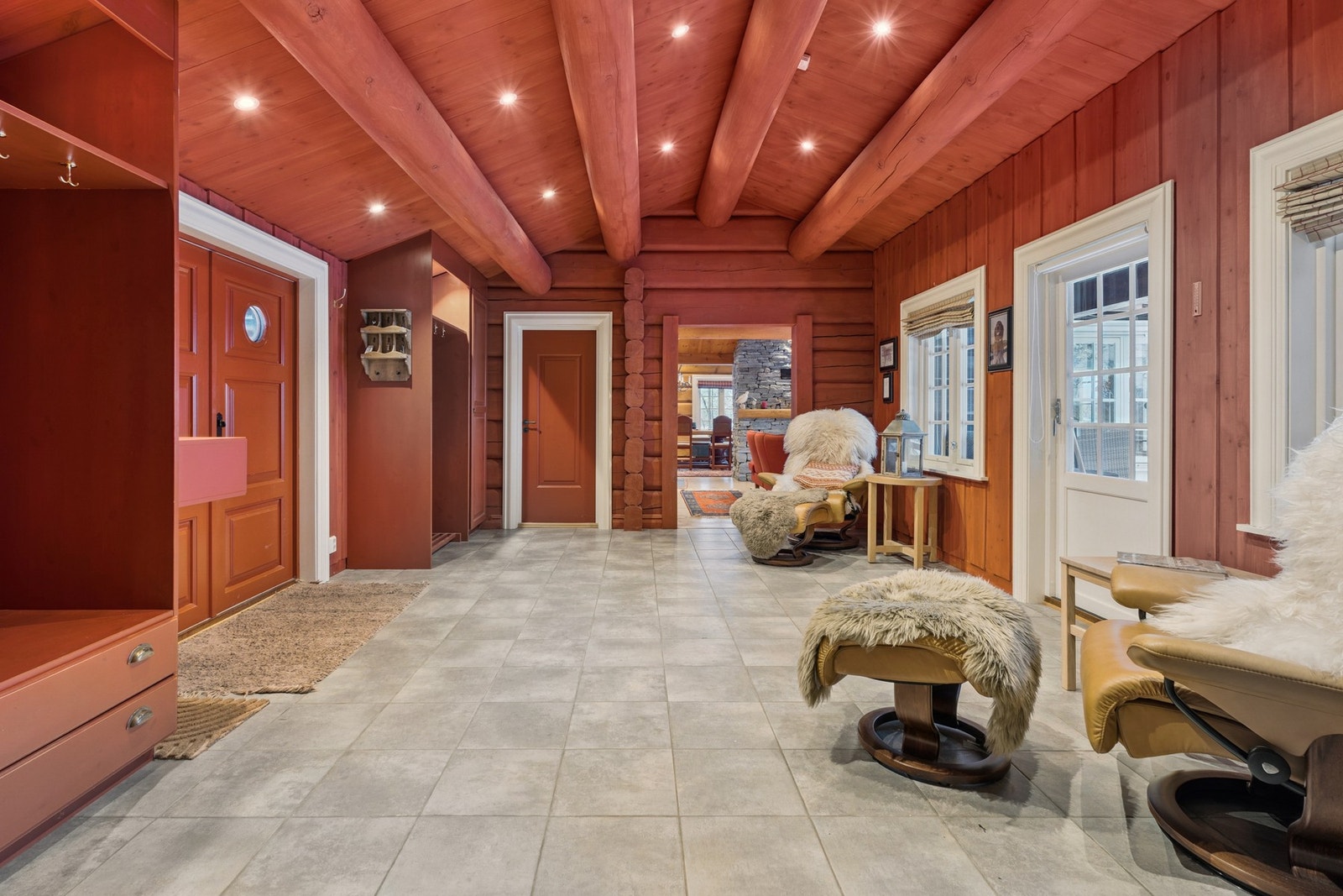 Hytten er oppført i 2008 og har en gjennomgående god standard. Galleribilde