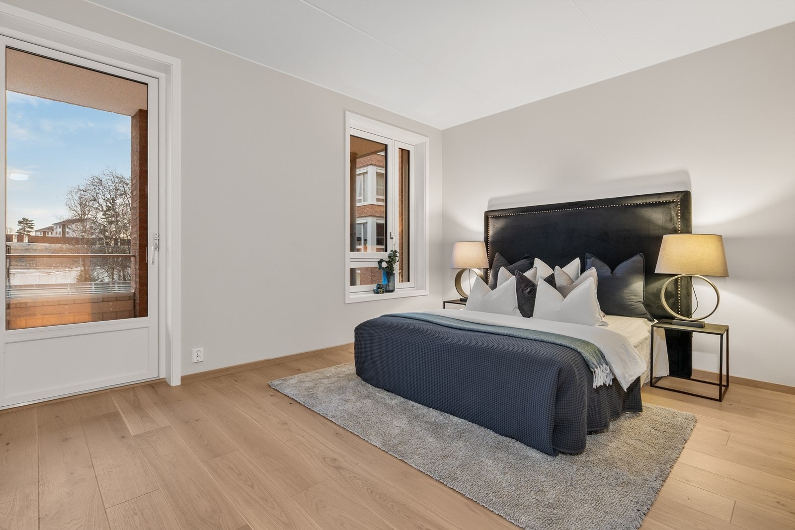 Hovedsoverom med utgang til balkong Galleribilde