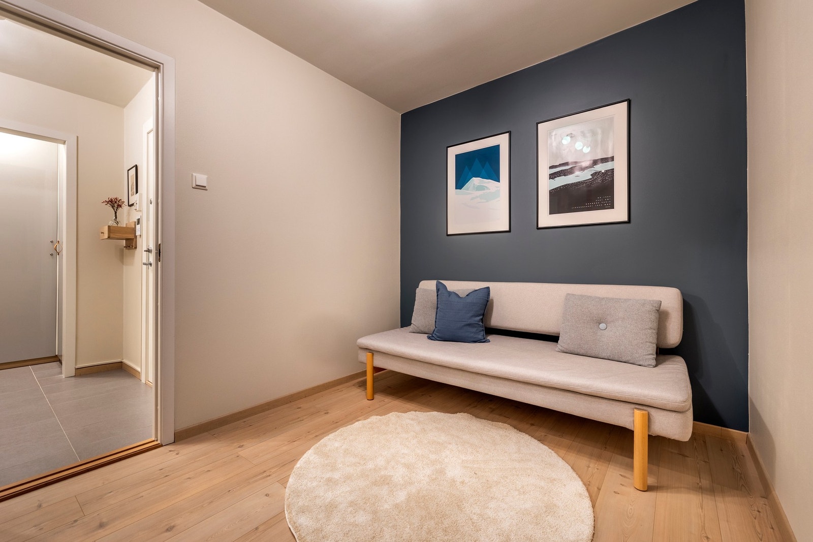 Her er det god plass til seng og nattbord. Galleribilde