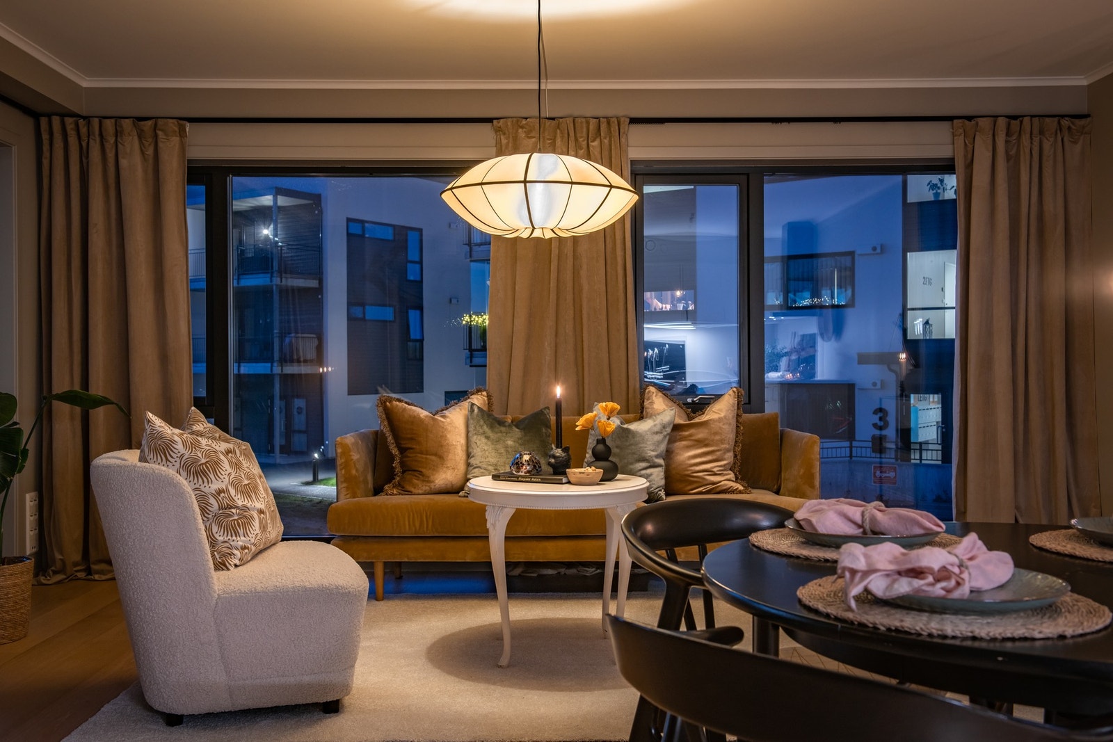 Rålekker hjørneleilighet med god internbeliggenhet og praktisk planløsning. Galleribilde