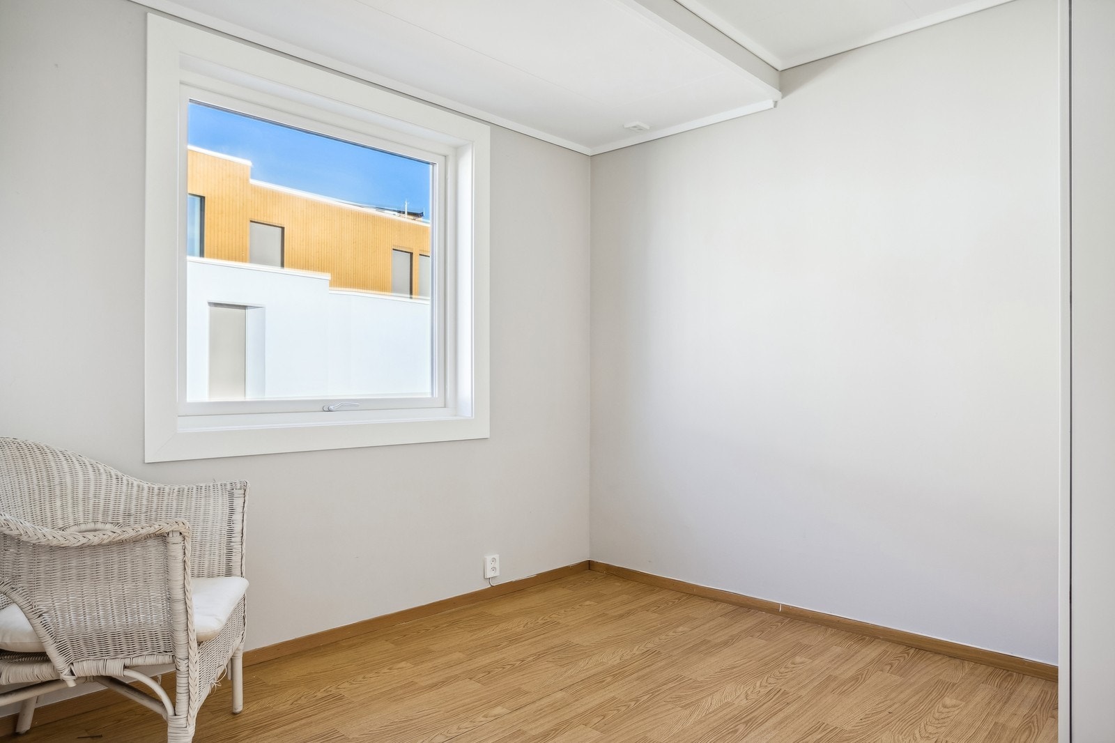 Soverommene har store vindusflater som slipper inn rikelig med naturlig lys. Galleribilde