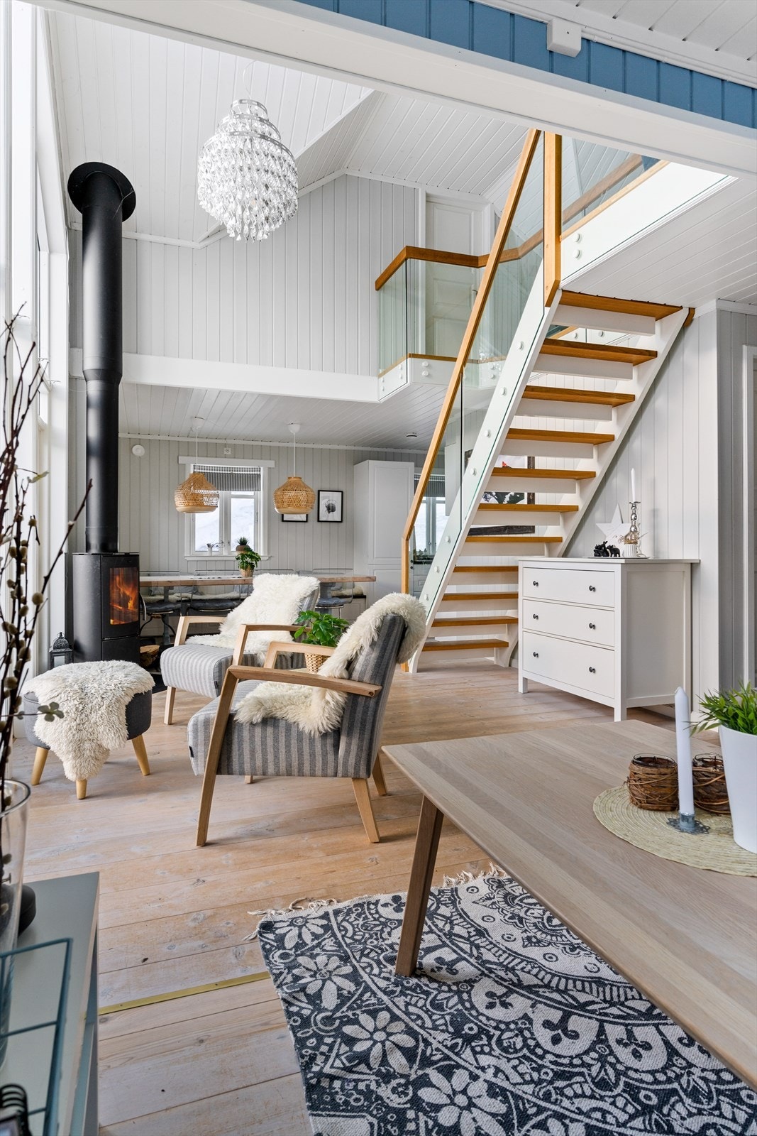 Hytta har god takhøyde og arealet til hytta er godt utnyttet. Galleribilde