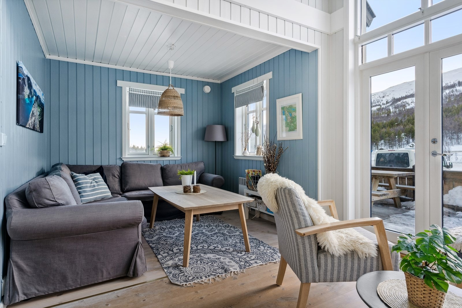 Her var det opprinnelig et soverom, men dette har blitt fjernet til fordel for større stue. Galleribilde