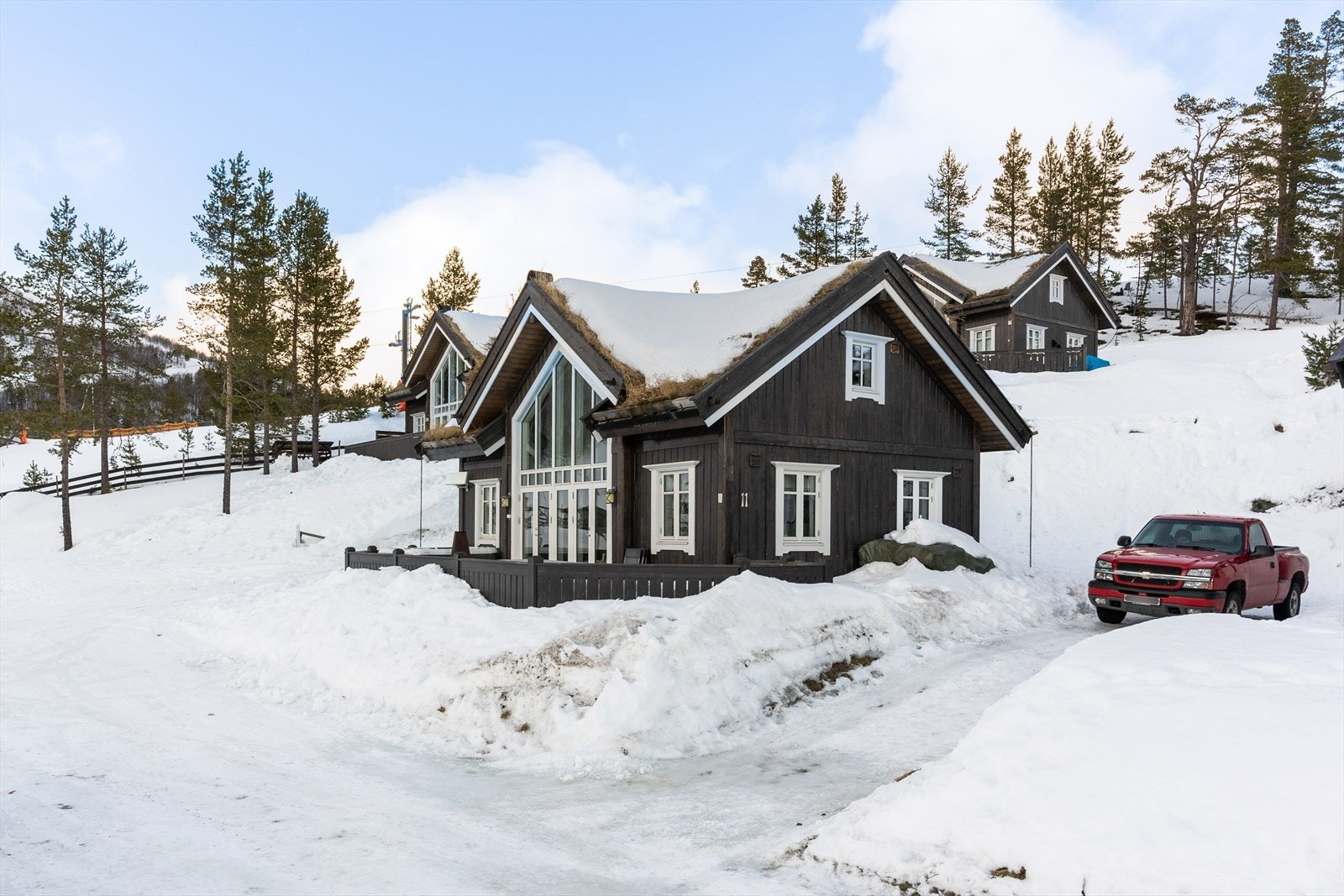 Hytta er oppført i 2012 og holder en moderne og god standard. Galleribilde