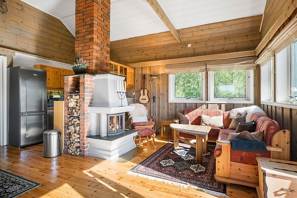 Det kan enkelt innredes med en deilig hjørnesofa, stoler og et sofabord. Galleribilde