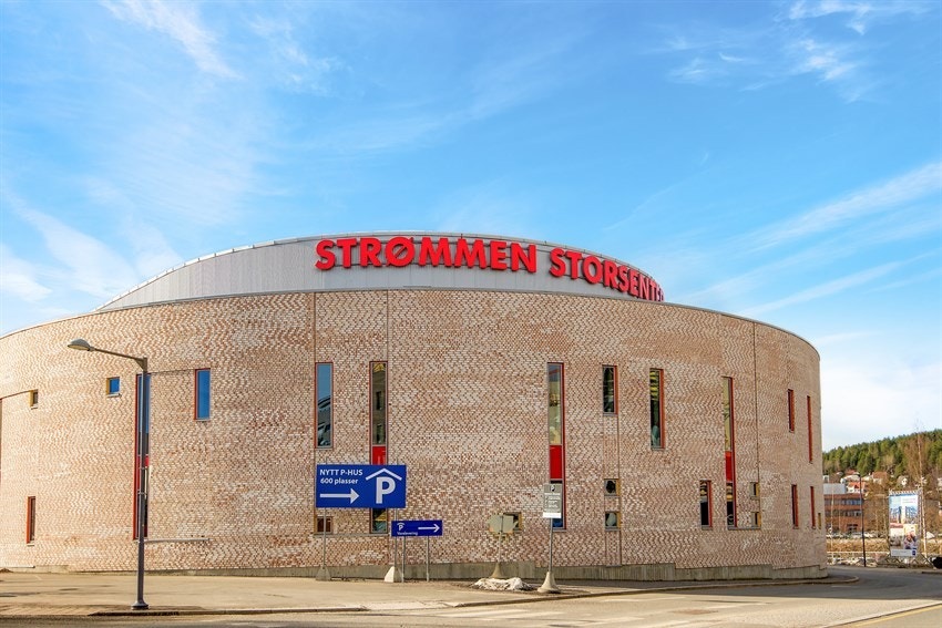 Strømmen Storsenter ligger ca. 5 min unna med bil. Galleribilde