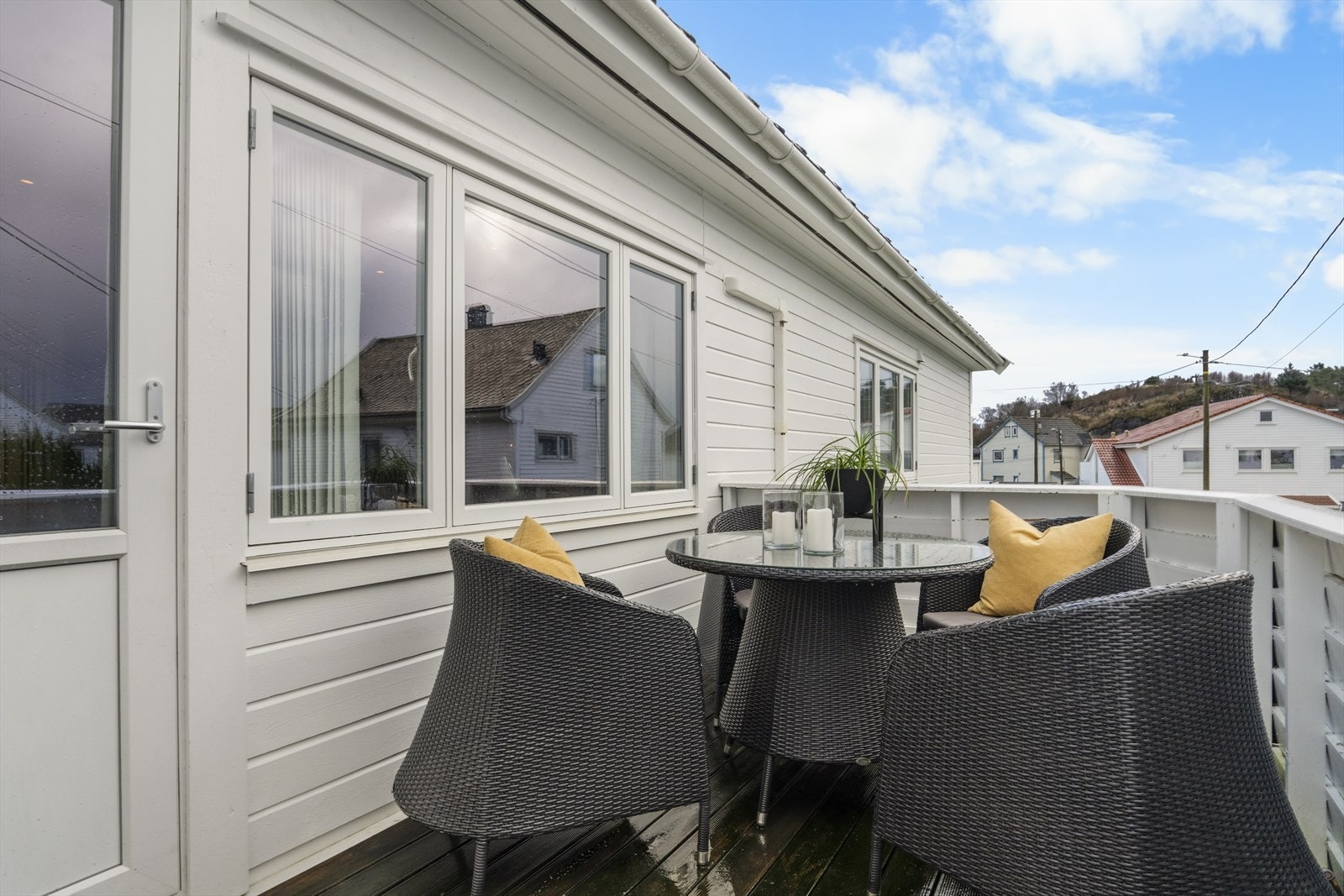 Leiligheten kan skilte med romslig balkong og gode solforhold Galleribilde