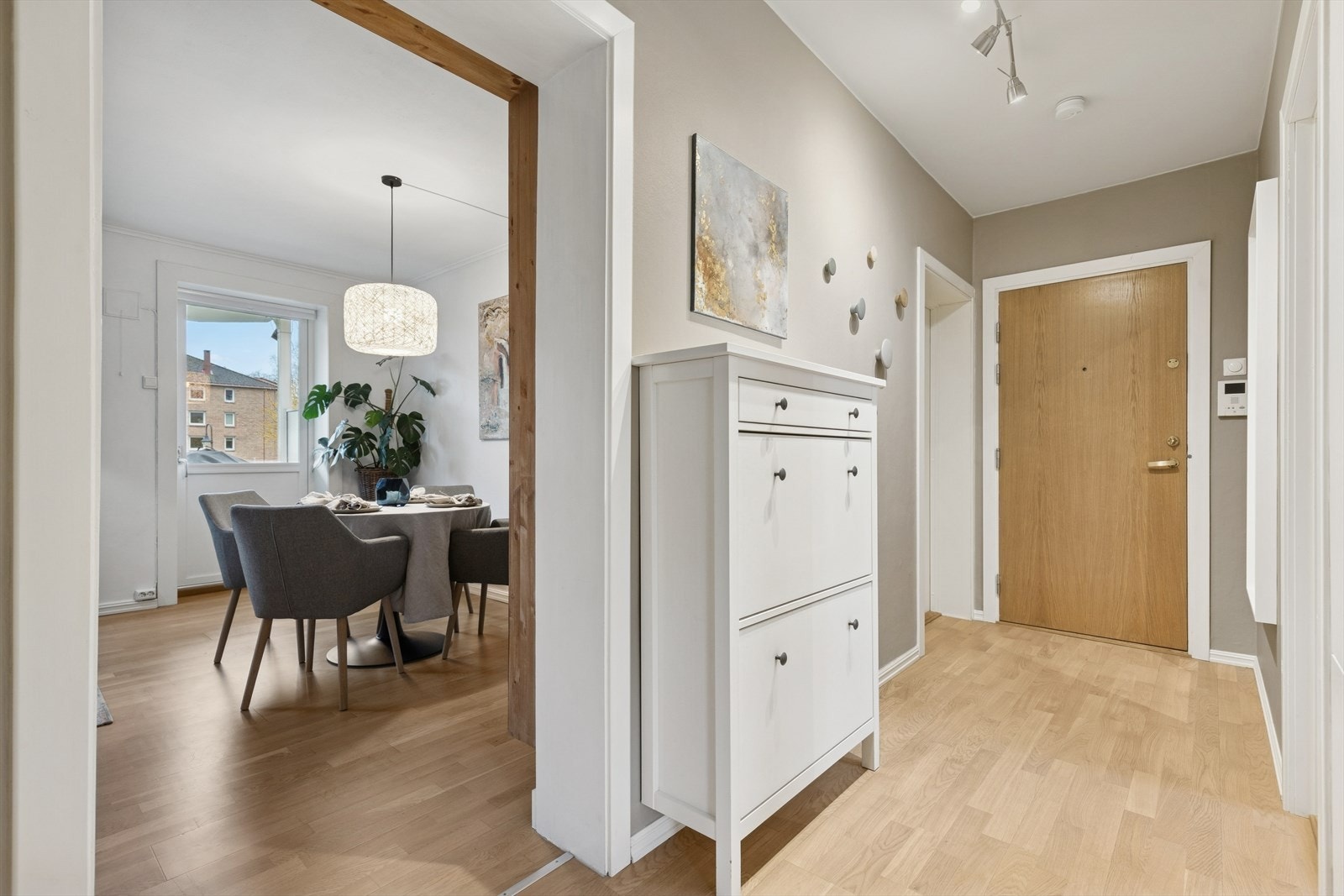 Boligen er enkel å innrede etter enhver smak. Kom på visning for videre planlegging! Galleribilde