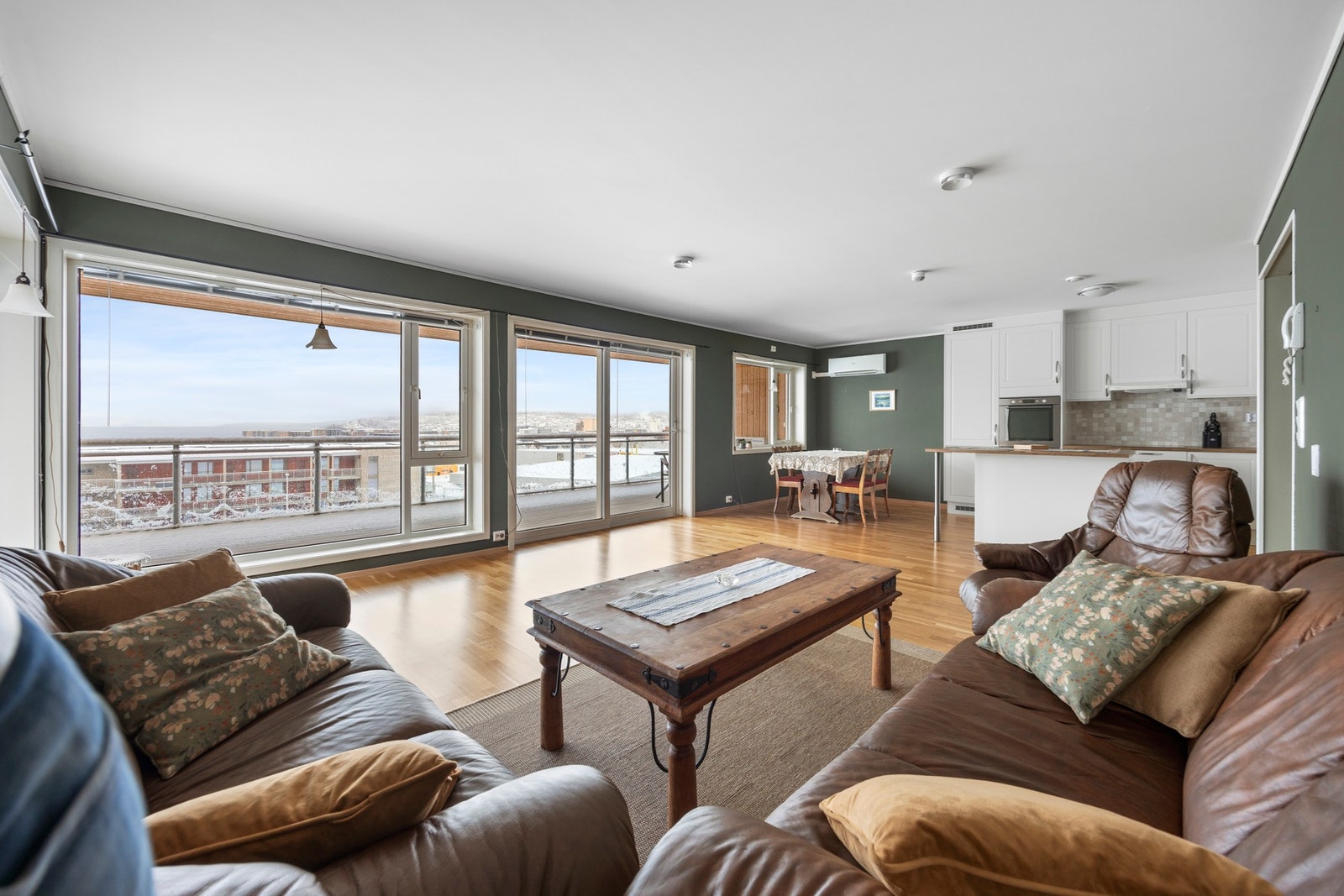 Leiligheten har oppvarming fra elektrisitet og varmepumpe Galleribilde