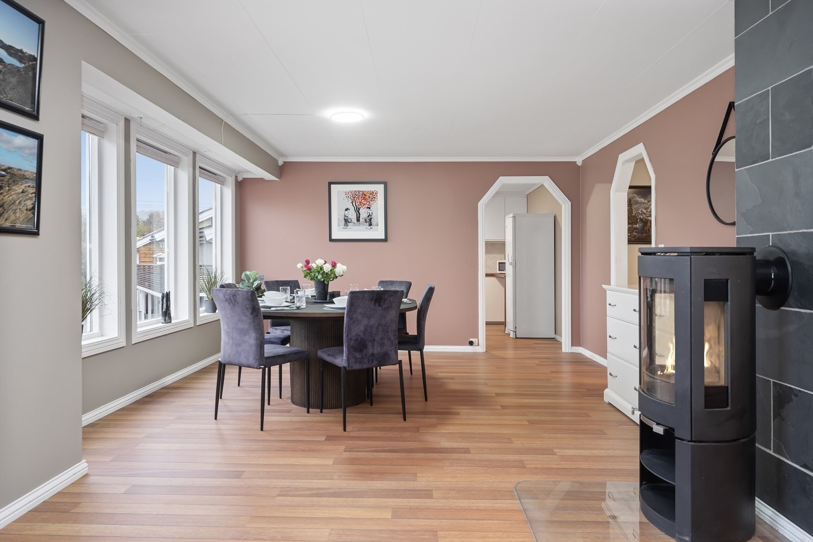 Videre inn til kjøkkenet Galleribilde