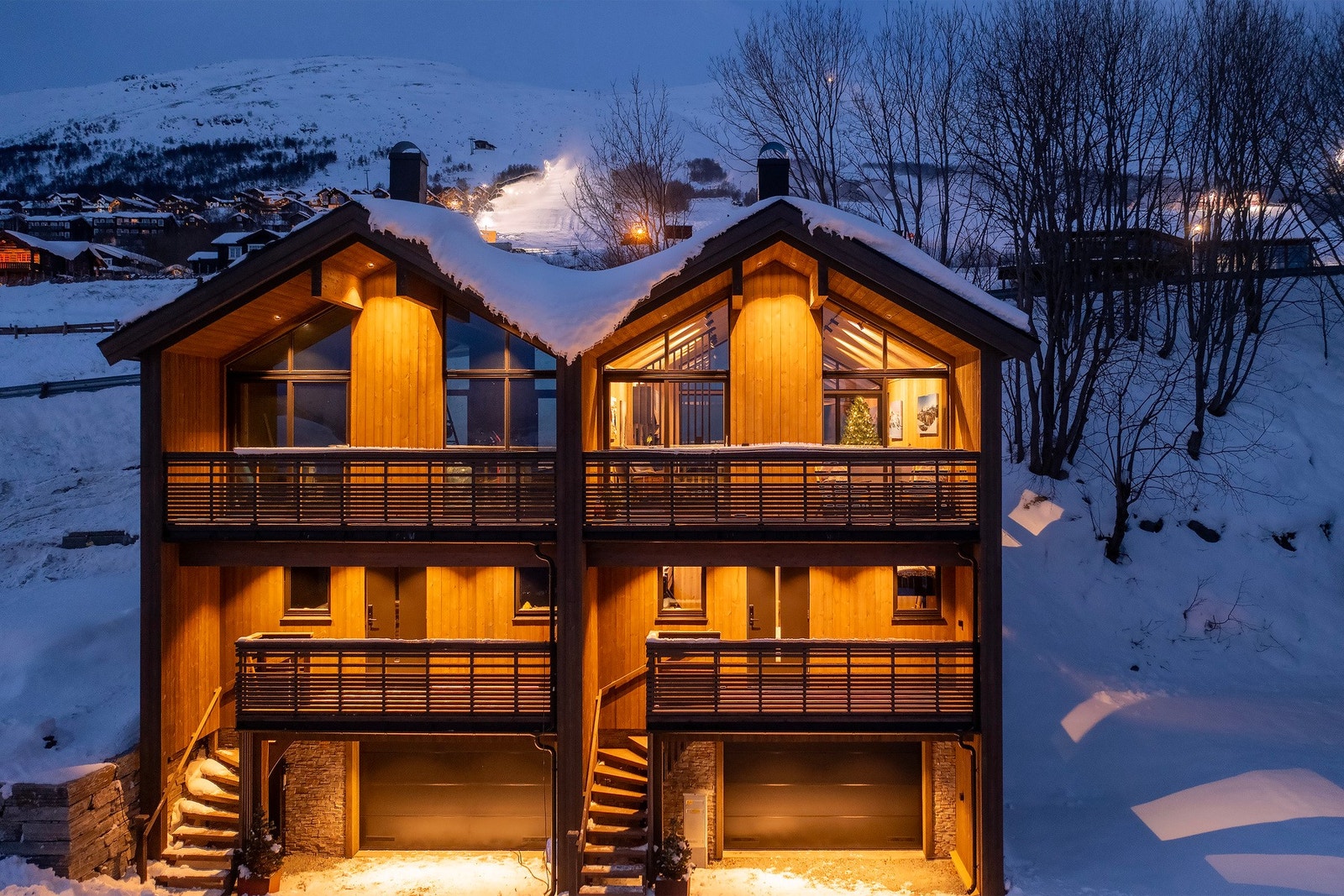 Dette er en perfekt eiendom for deg som ønsker en ny og moderne hytte med høy standard og beliggenhet like ved skiheisen. Galleribilde