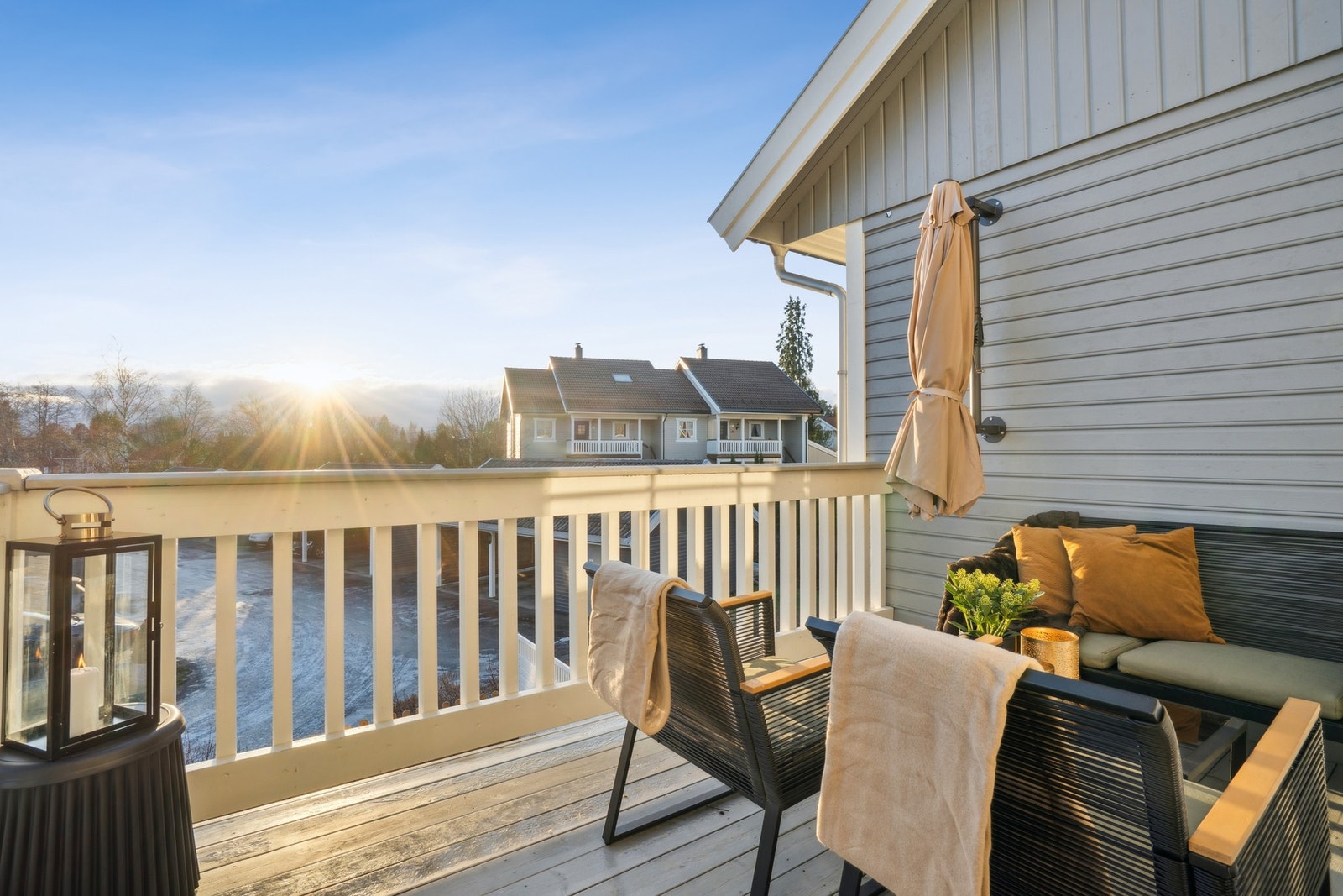 Fra stuen har du adkomst til en solrik sydvestvendt balkong. Galleribilde