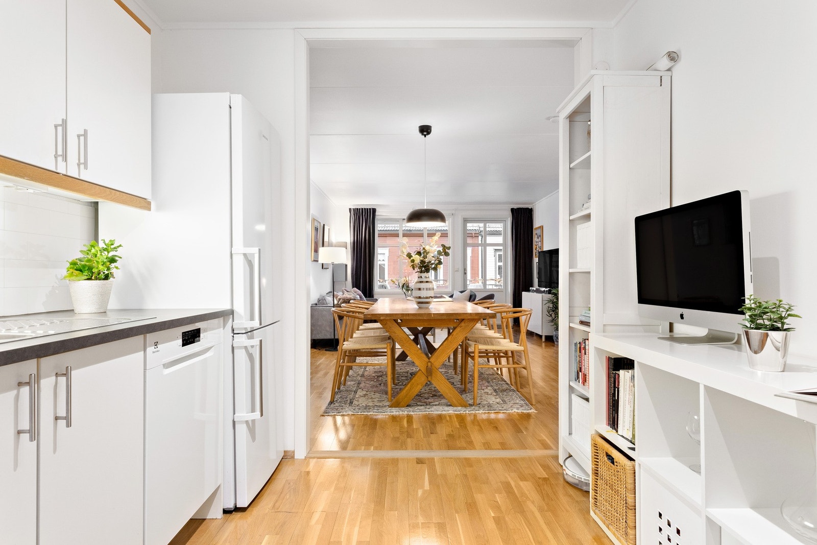 Rommet måler 9,8 kvm og legger til rette for gode arbeidsvilkår for den matglade. Galleribilde